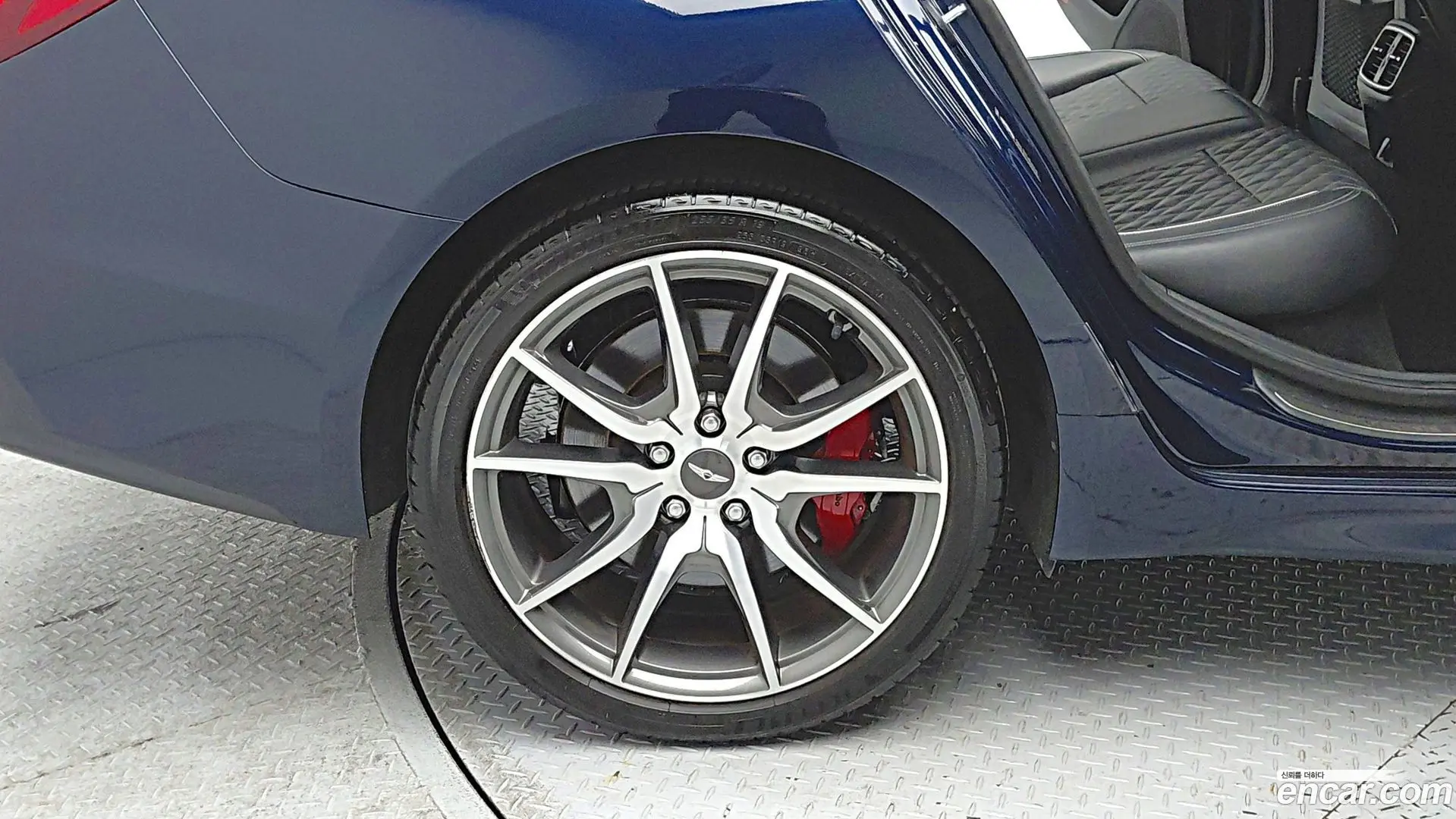 Genesis G70 2.0T AWD