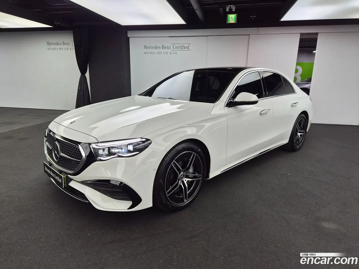 Mercedes-Benz E-Class E300 4MATIC AMG Line 2023