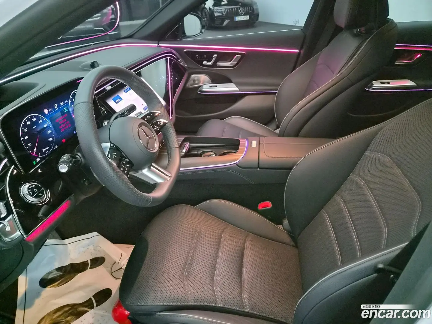 Mercedes-Benz E-Class E300 4MATIC AMG Line 2023