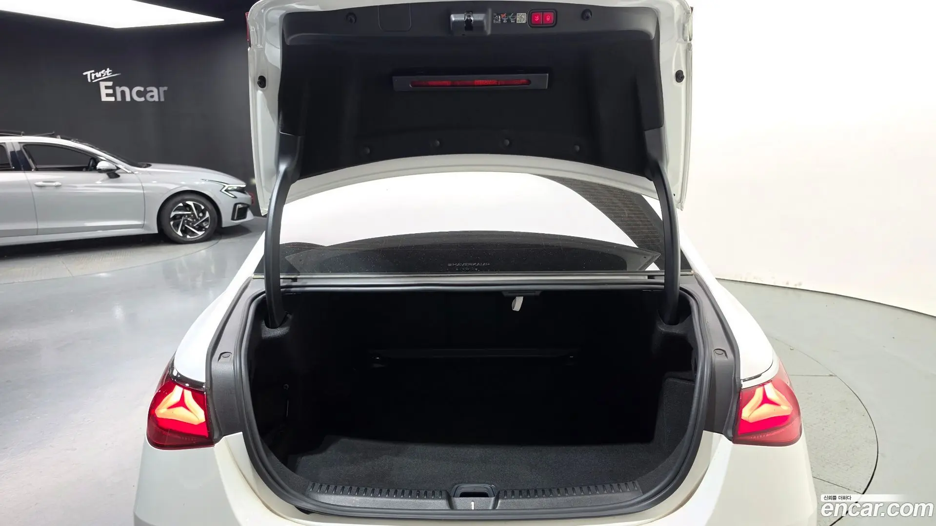 Mercedes-Benz E-Class E220d 4MATIC Exclusive