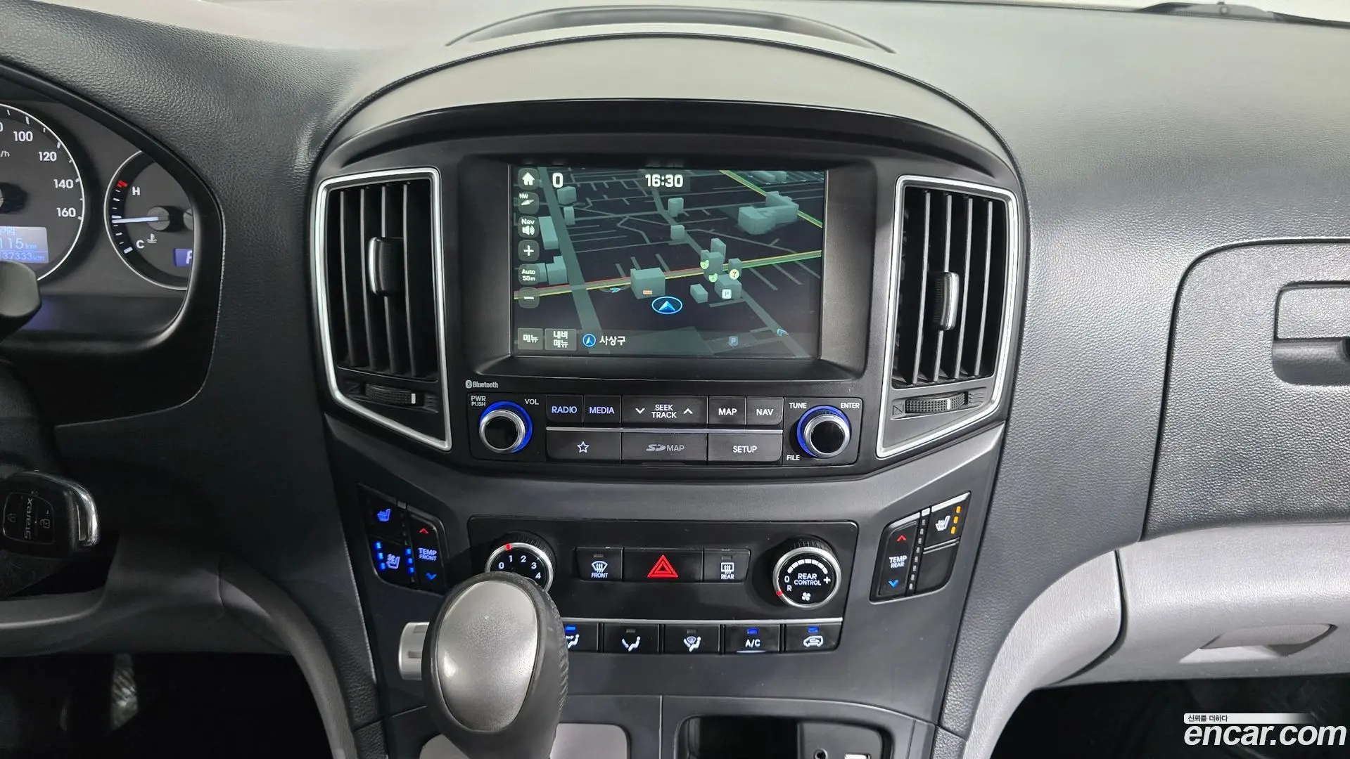 Hyundai Starex Wagon 12-Seater