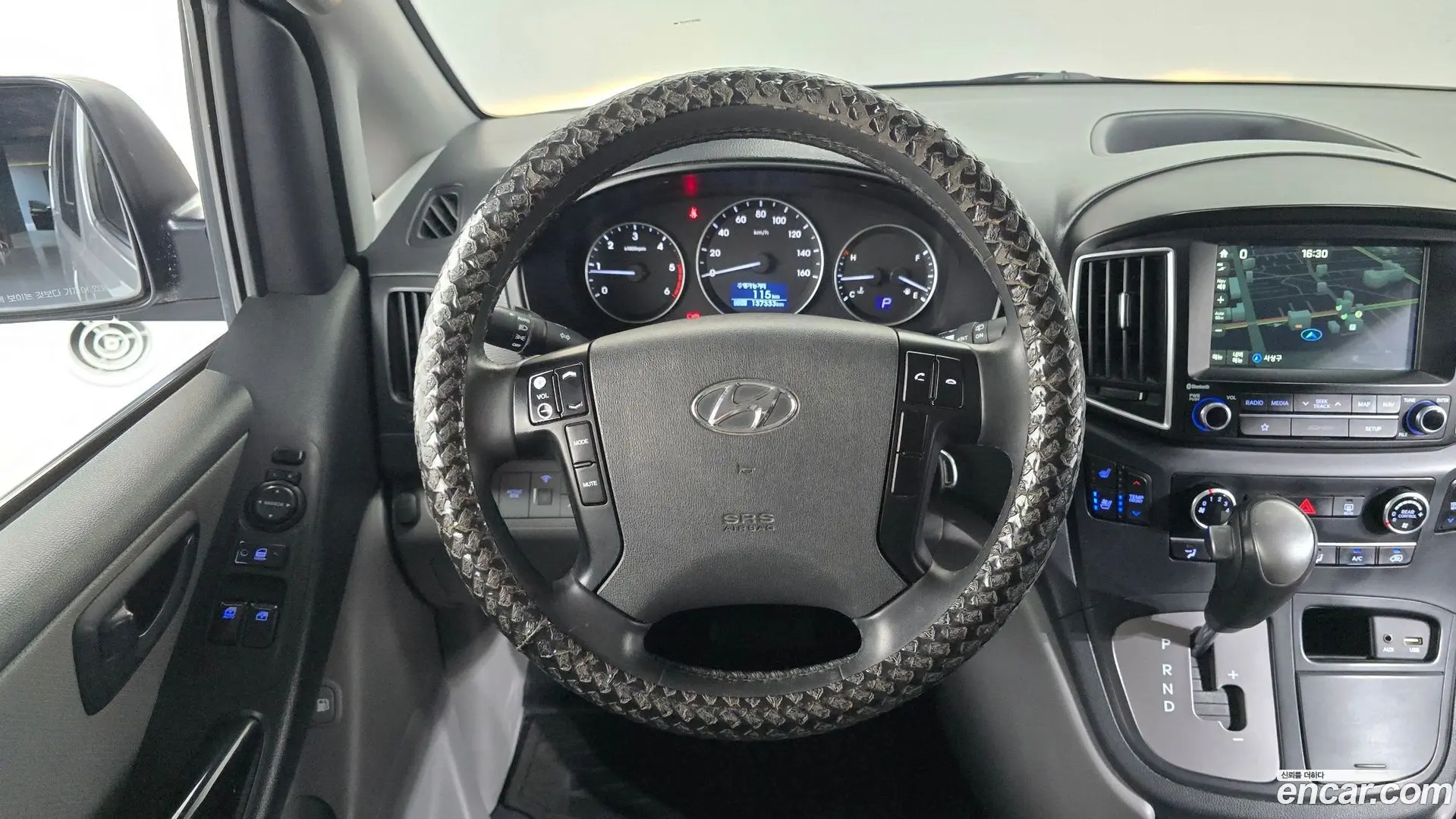 Hyundai Starex Wagon 12-Seater