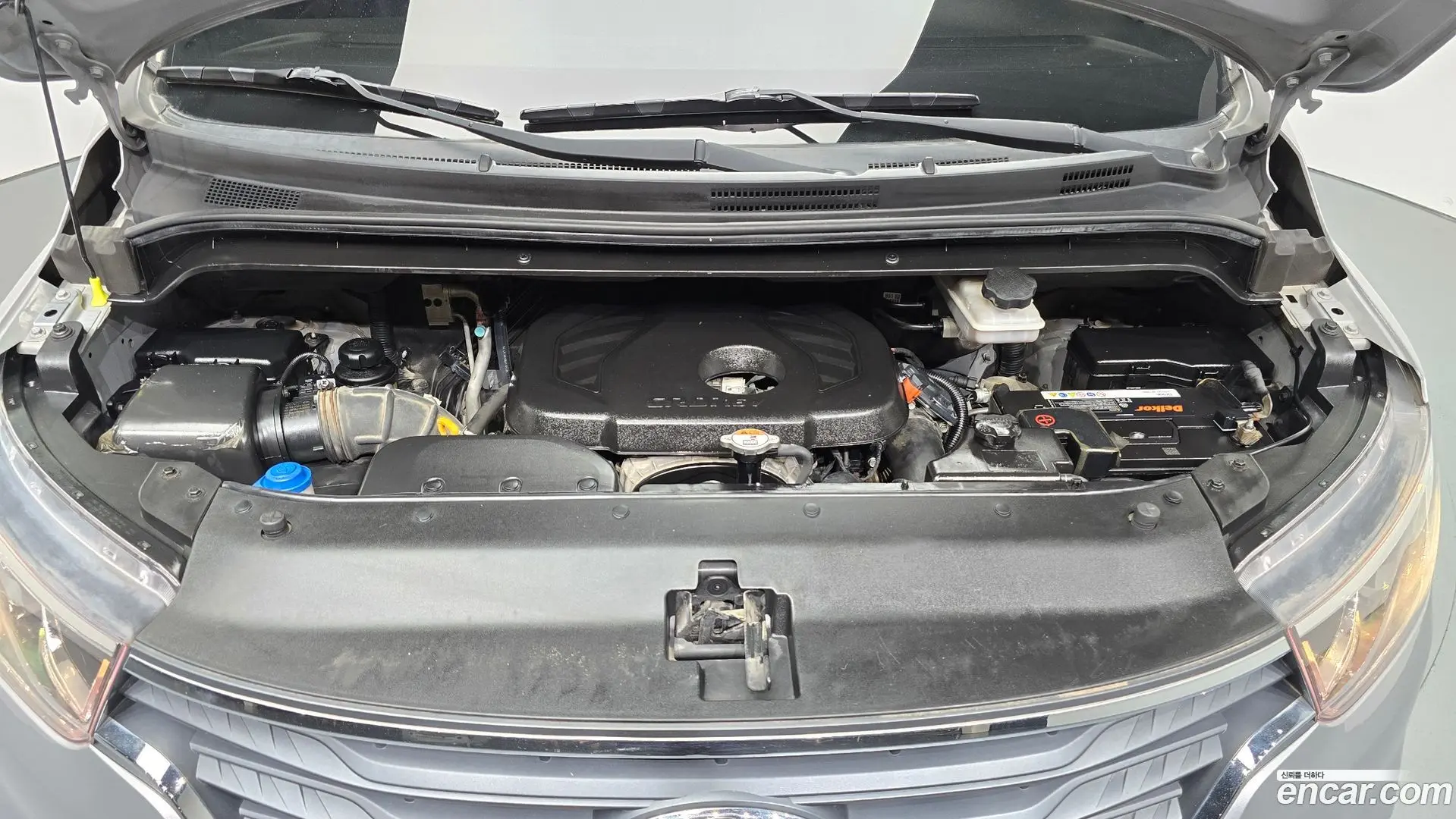 Hyundai Starex Wagon 12-Seater