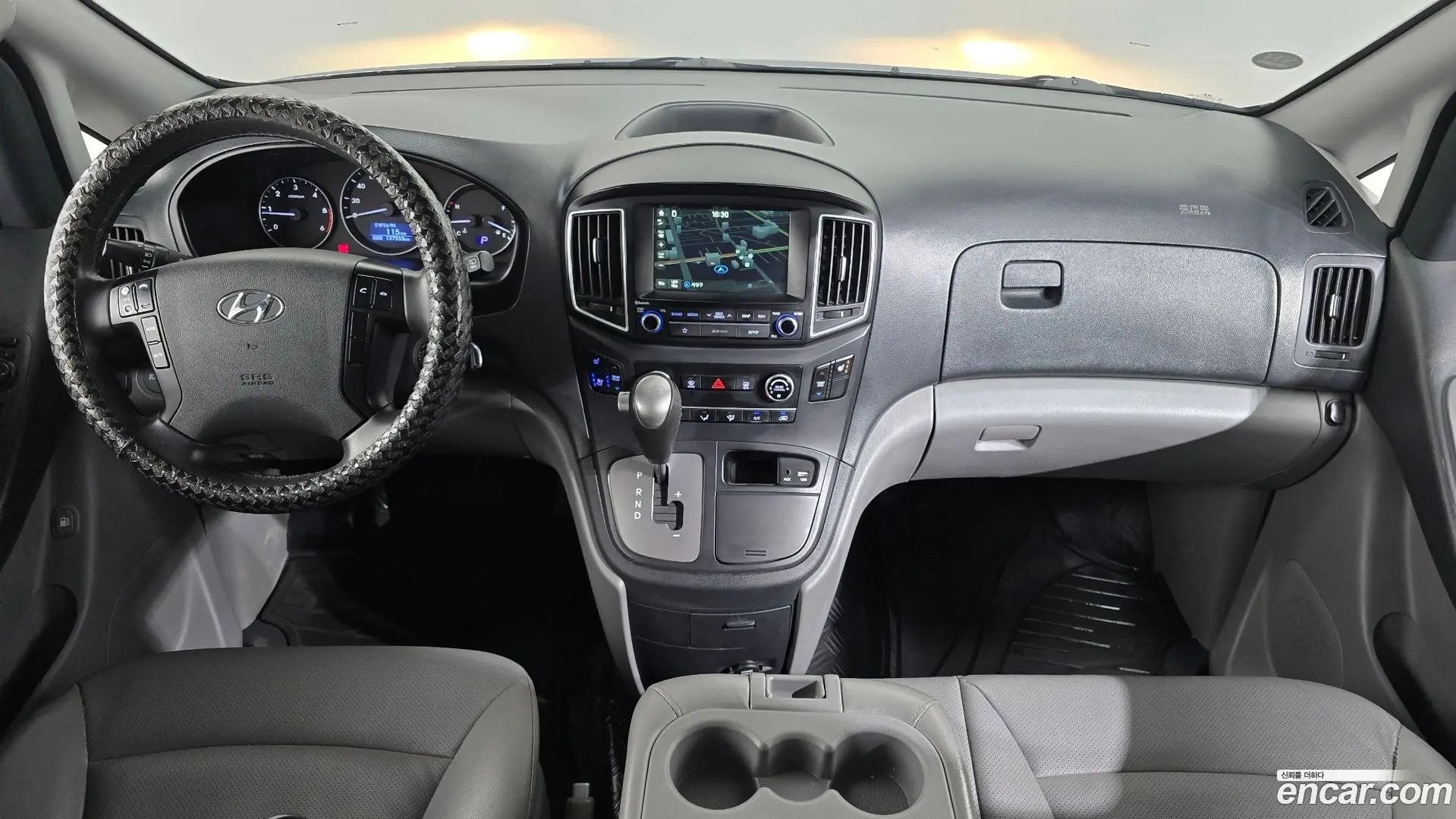 Hyundai Starex Wagon 12-Seater