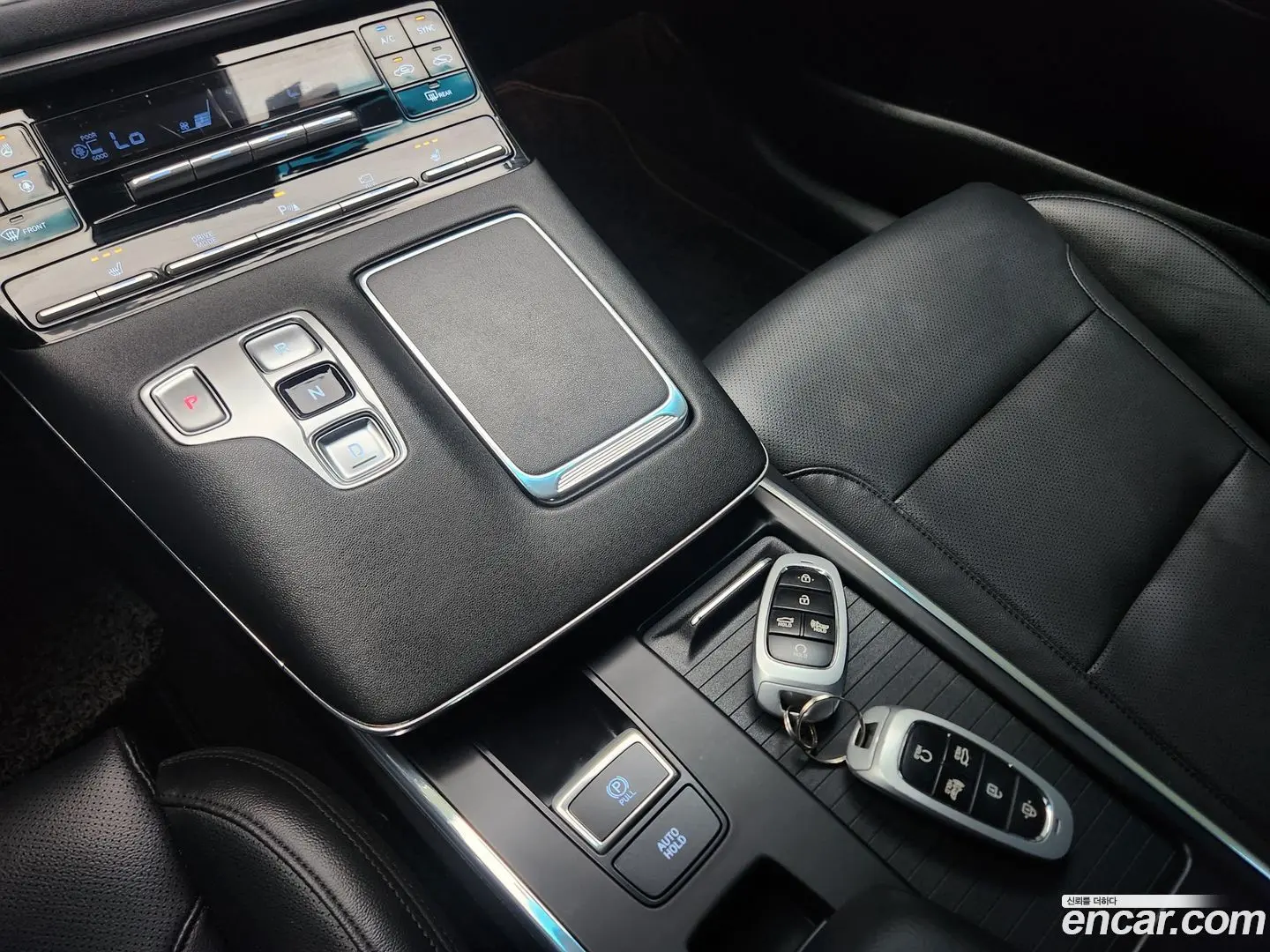 Hyundai Grandeur 3.0 LPi Rent Car
