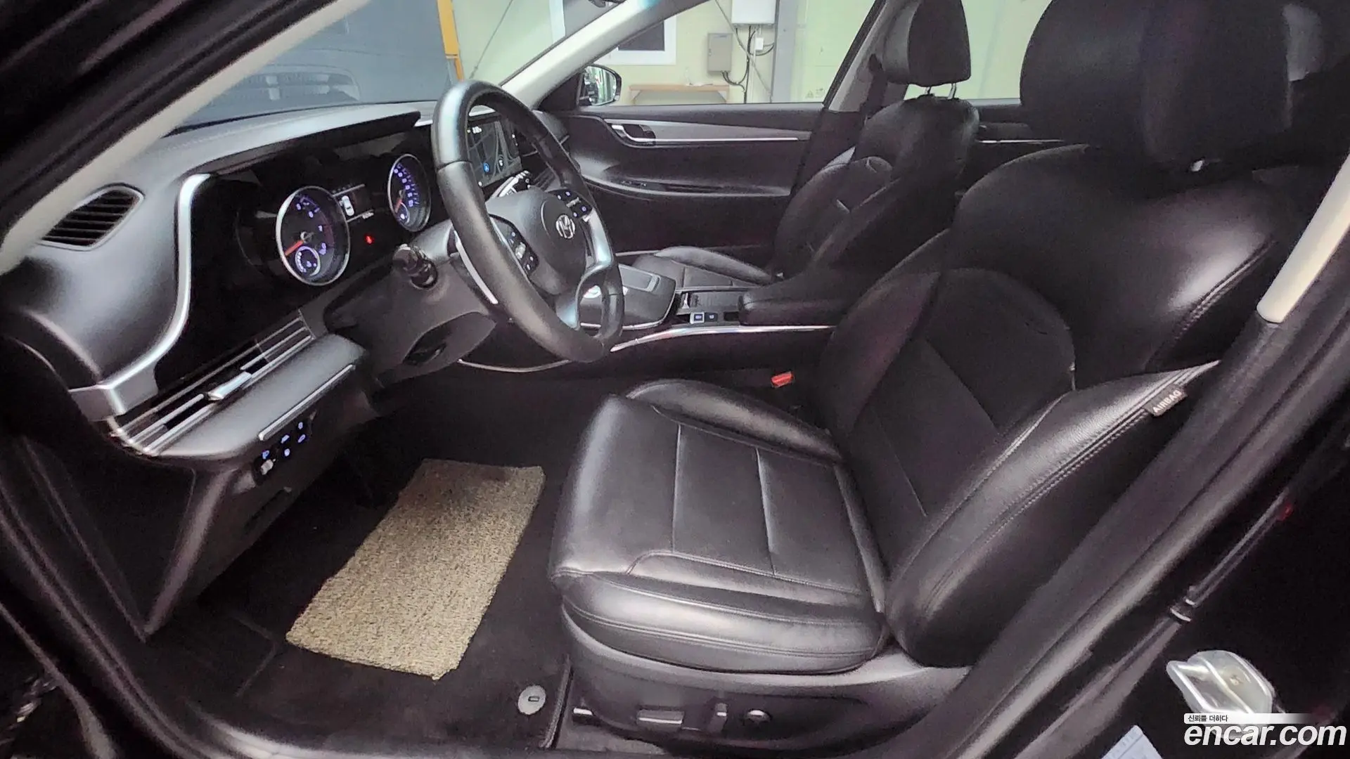Hyundai Grandeur 3.0 LPi Rent Car