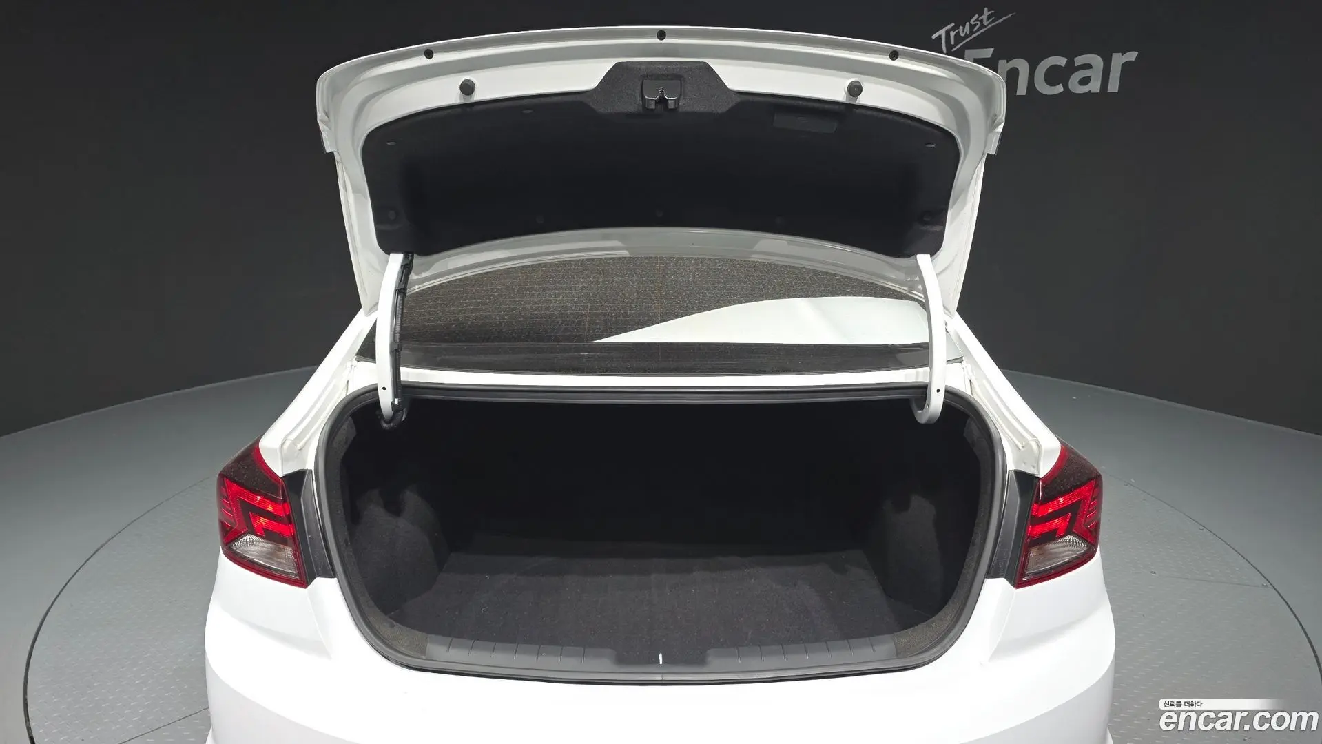 Hyundai AVANTE 1.6 2018