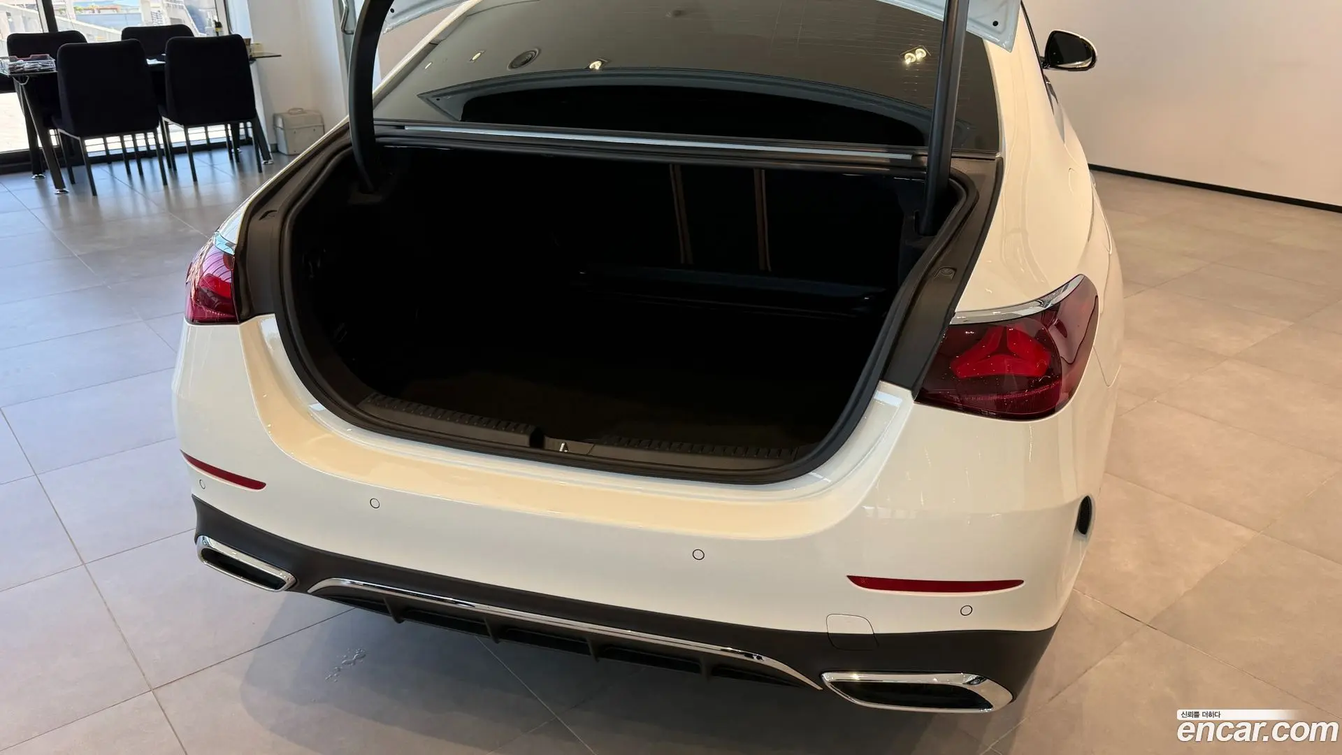 Mercedes-Benz E-Class E200 AMG Line 2024
