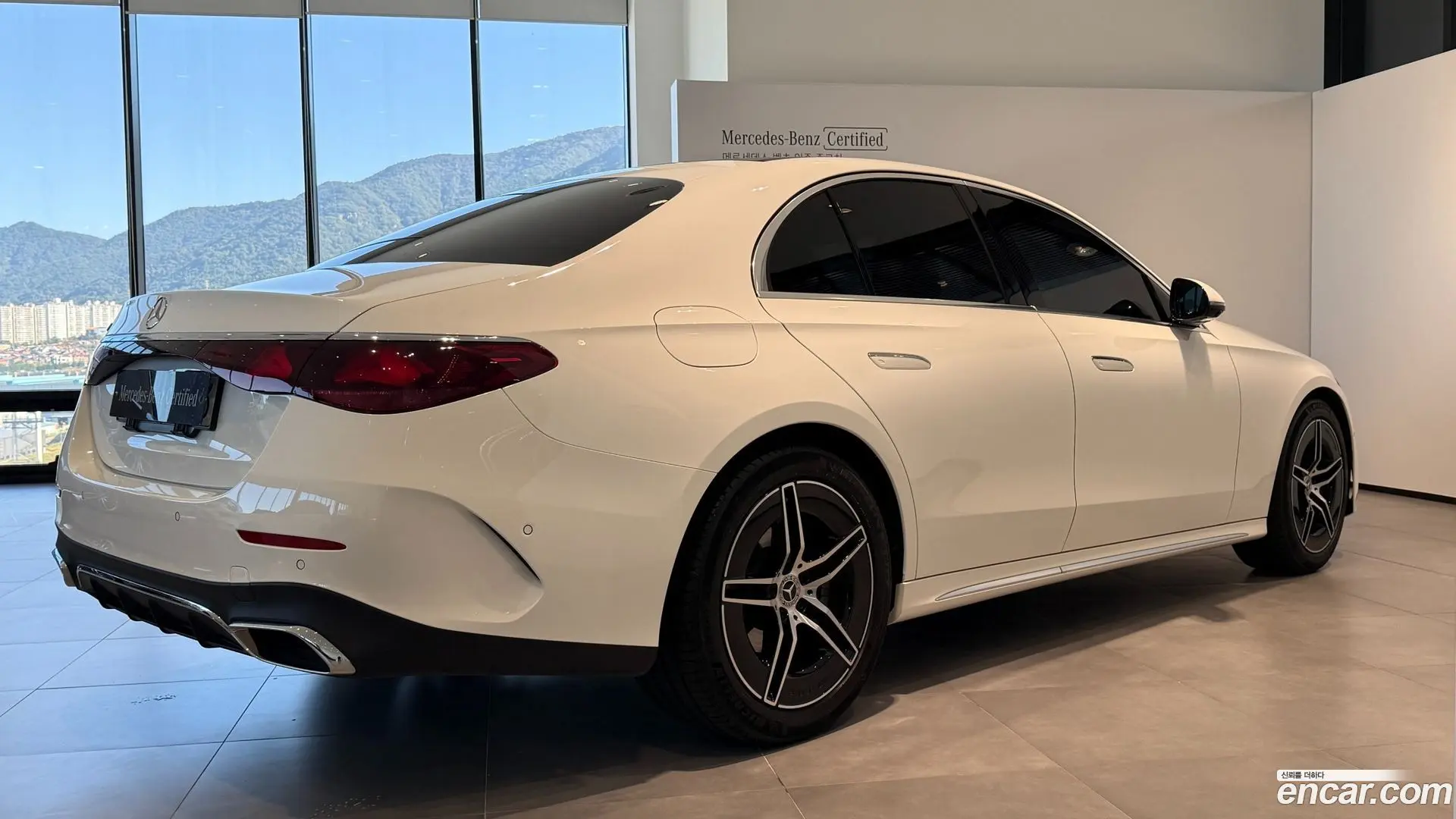 Mercedes-Benz E-Class E200 AMG Line 2024