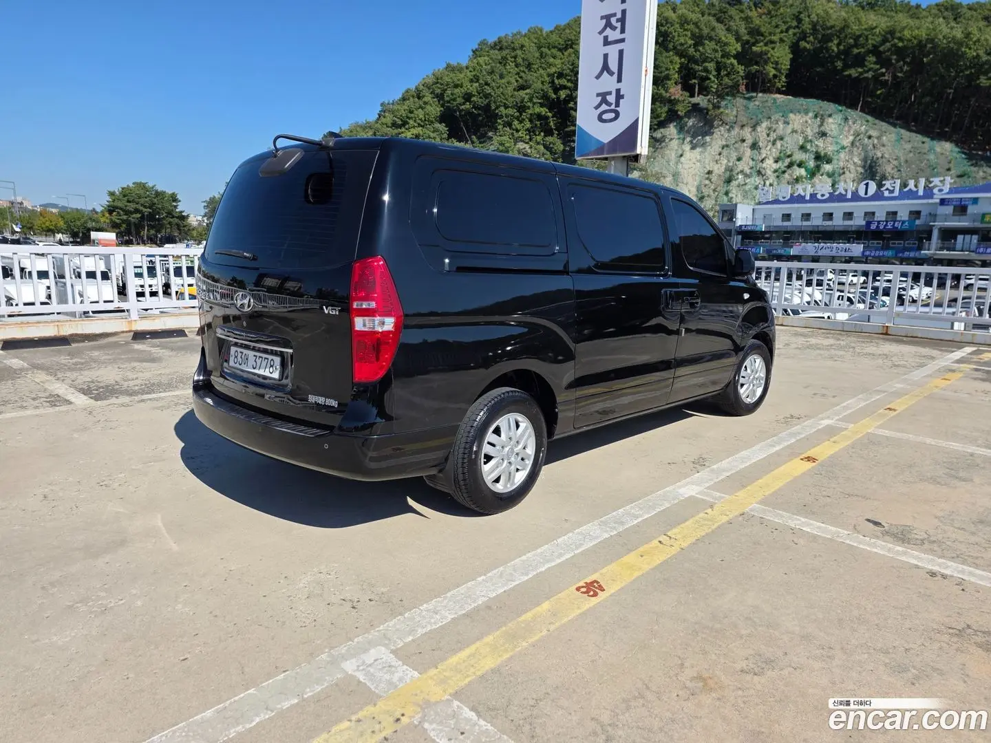 Hyundai Starex Van 3-Seater
