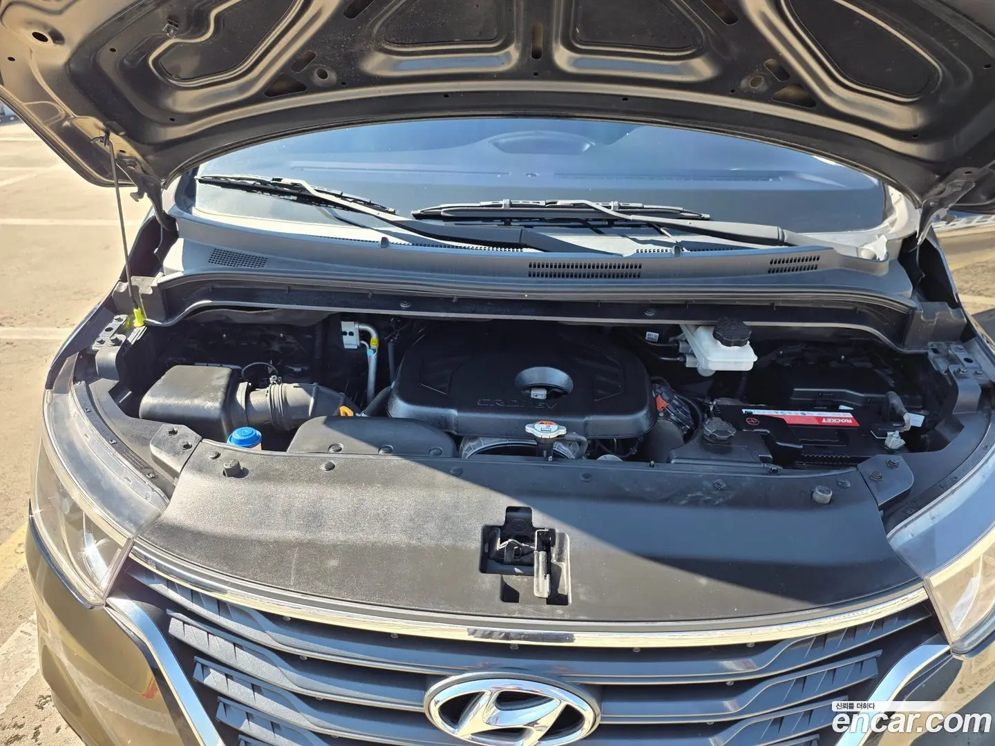 Hyundai Starex Van 3-Seater