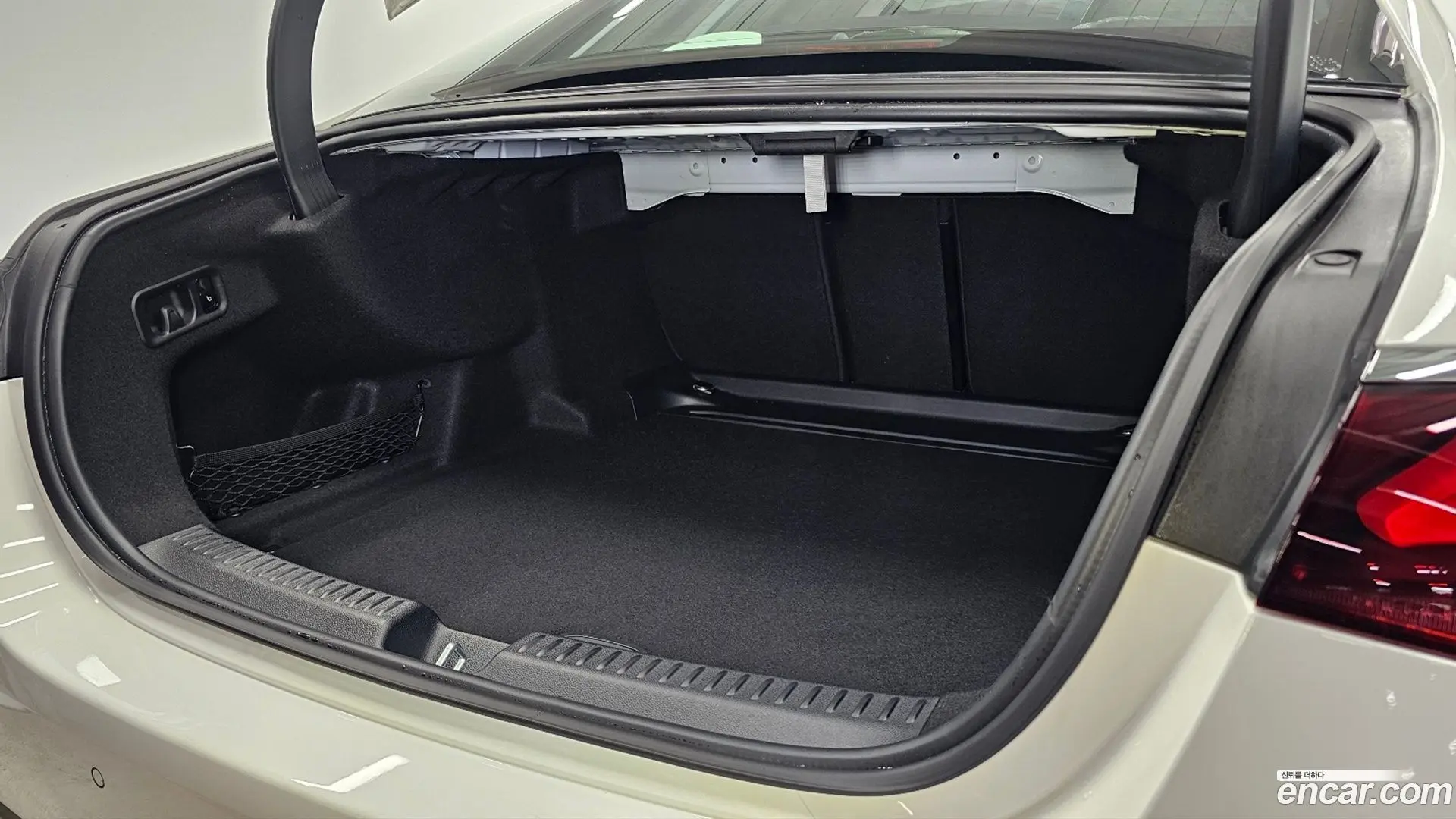 Mercedes-Benz E-Class E300 4MATIC Exclusive 2023