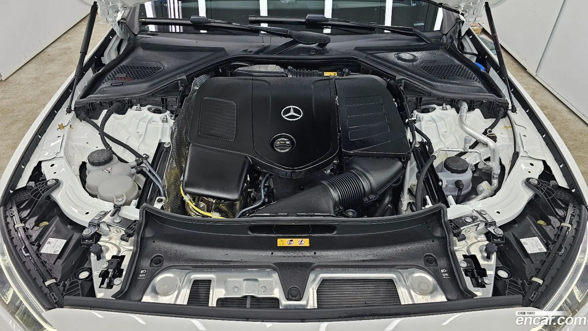 Mercedes-Benz E-Class E300 4MATIC Exclusive 2023