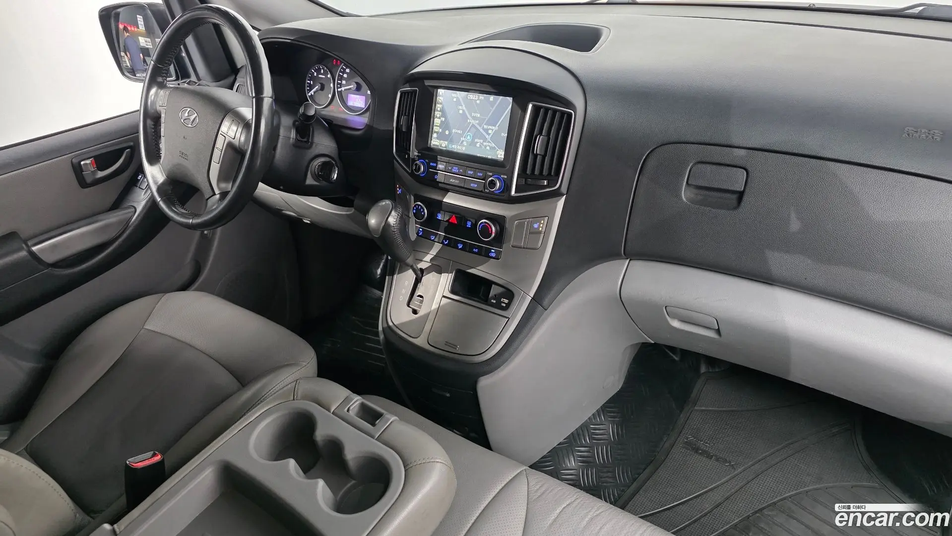 Hyundai Starex Van 3-Seater