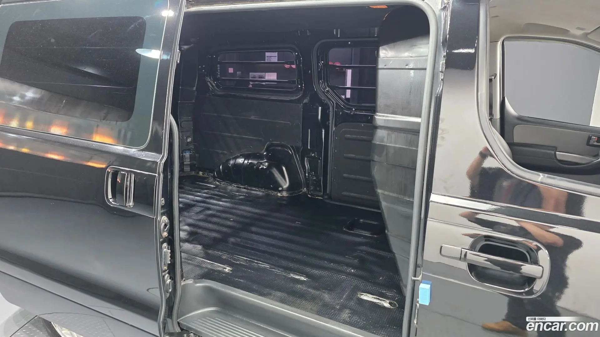 Hyundai Starex Van 3-Seater