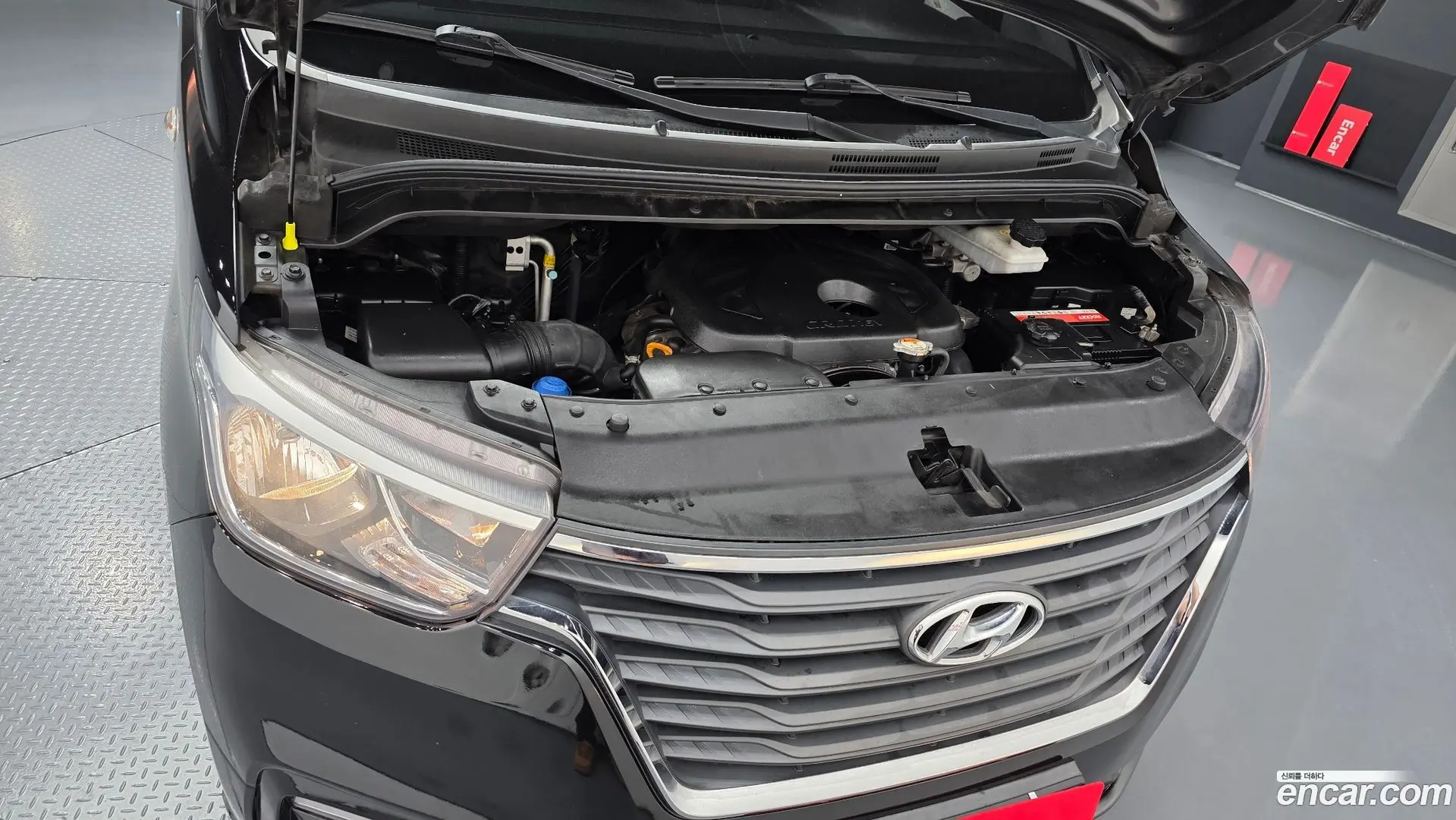 Hyundai Starex Van 3-Seater