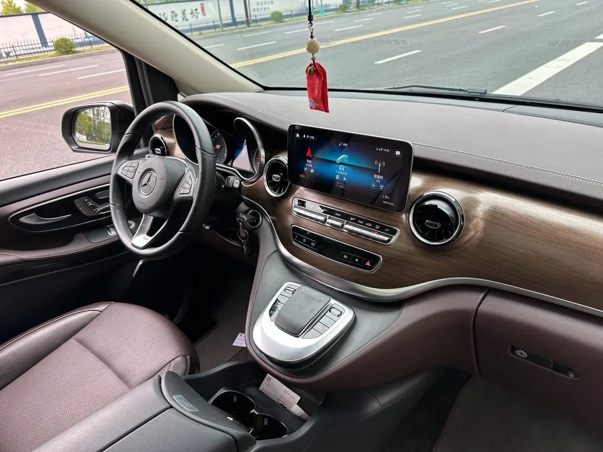 Mercedes-Benz V Class 2021 V 260 L LWB Luxury