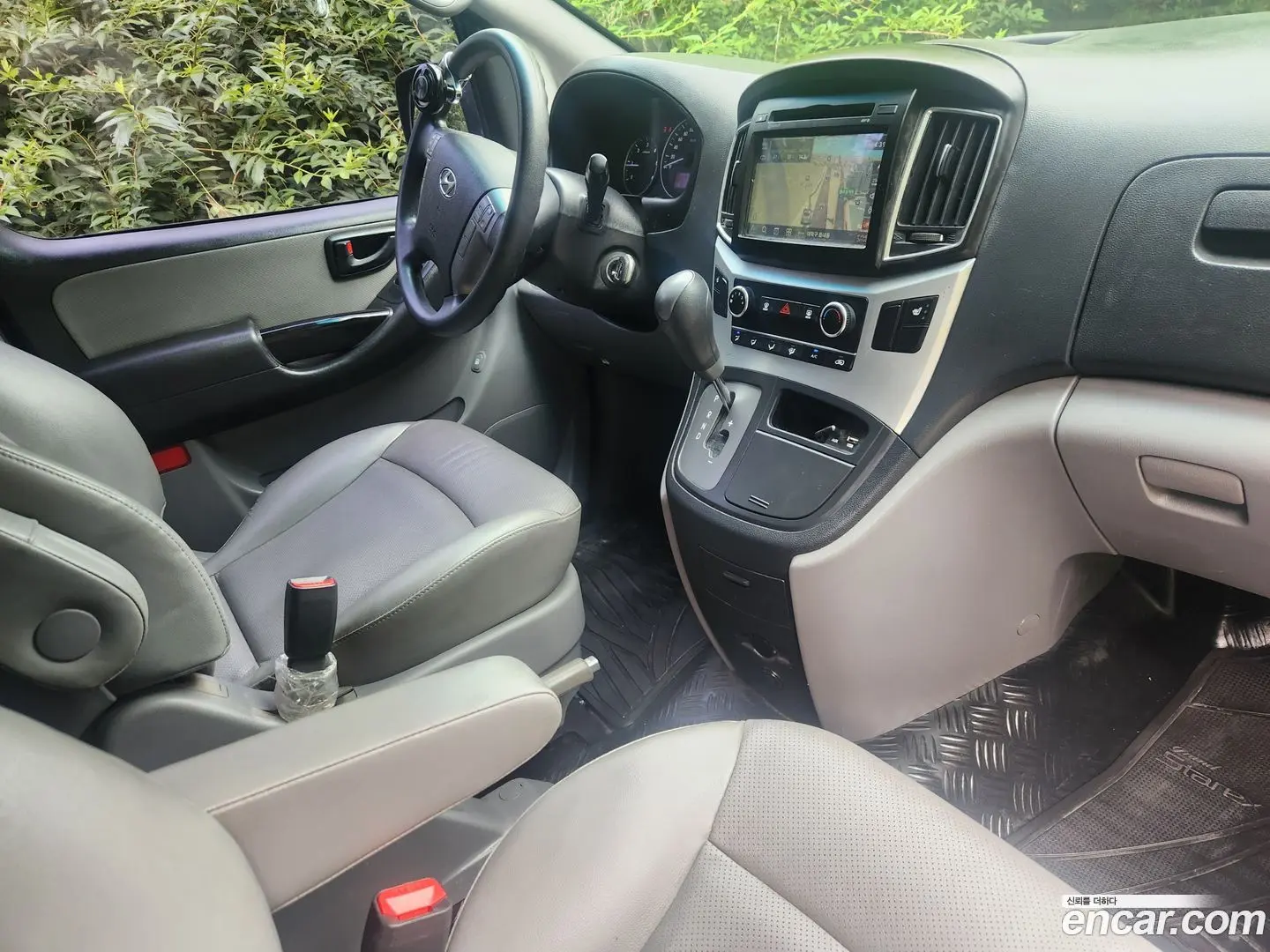 Hyundai Starex 5-Seater VAN