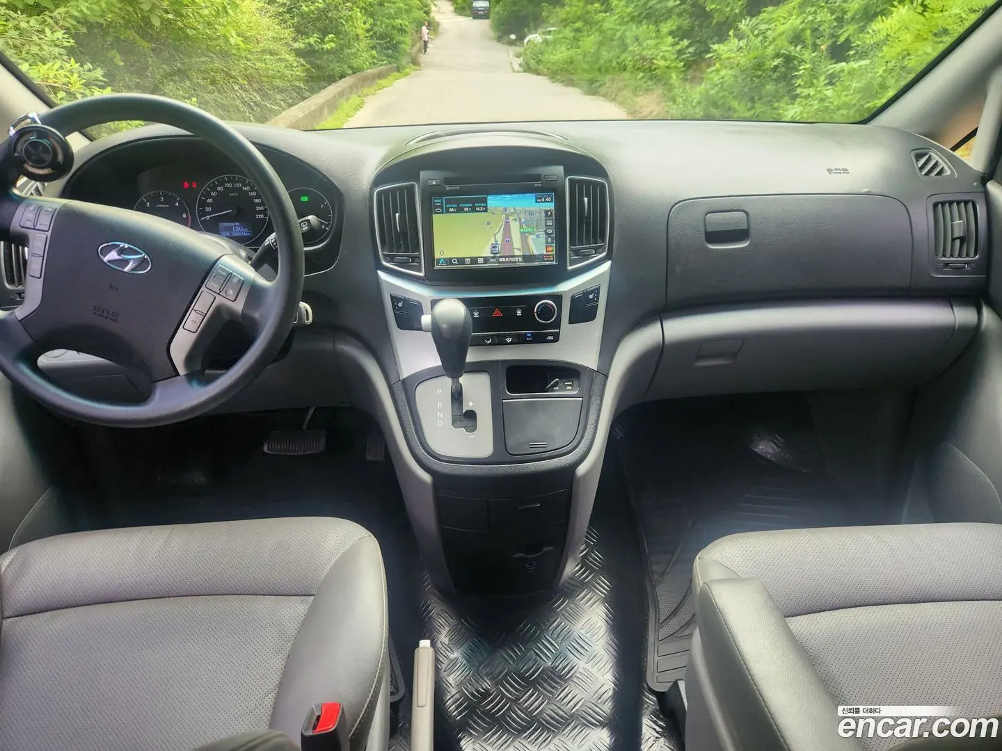 Hyundai Starex 5-Seater VAN