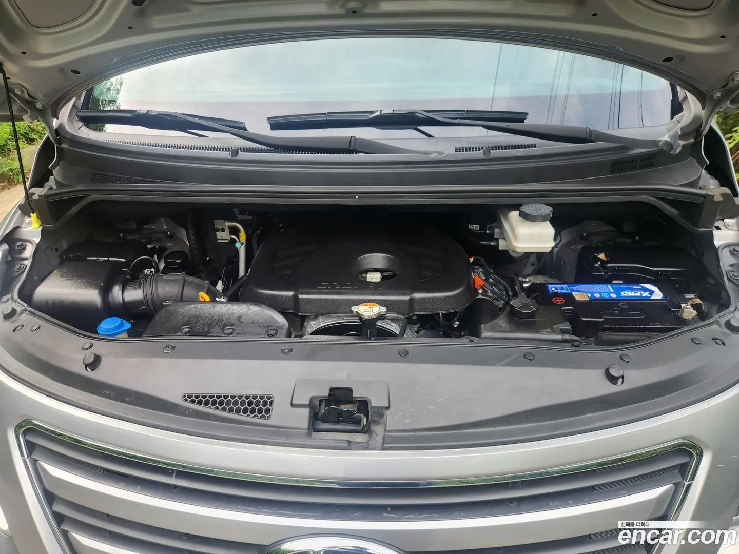 Hyundai Starex 5-Seater VAN