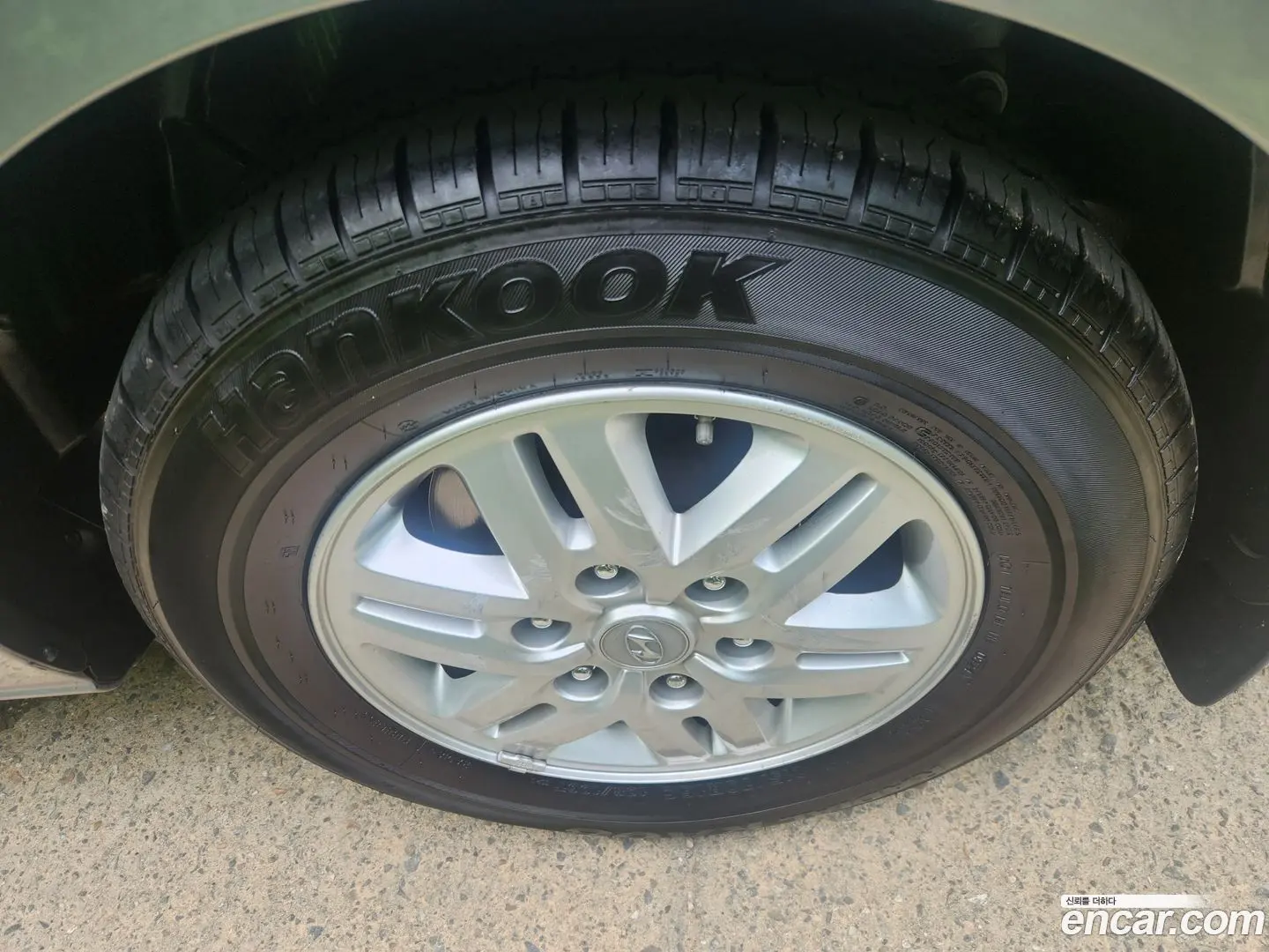 Hyundai Starex 5-Seater VAN