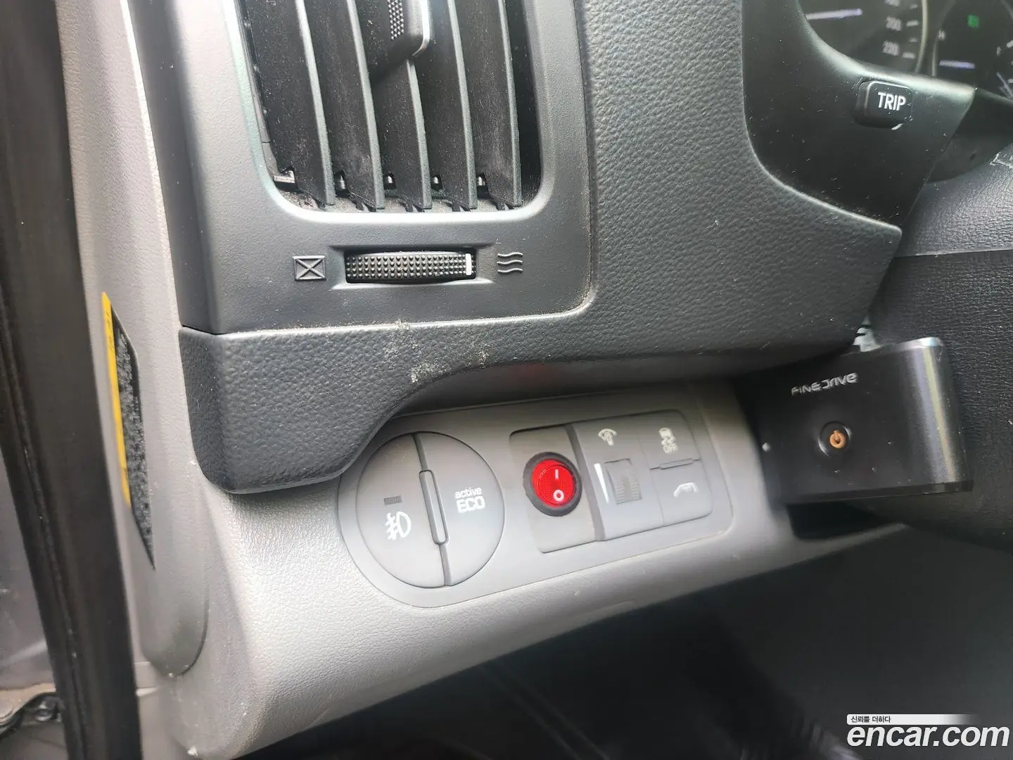 Hyundai Starex 5-Seater VAN