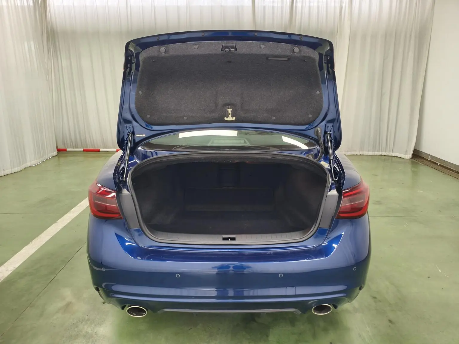 Infiniti Q50L 2018 2.0T China VI