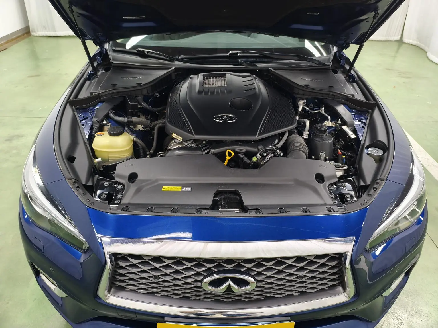 Infiniti Q50L 2018 2.0T China VI