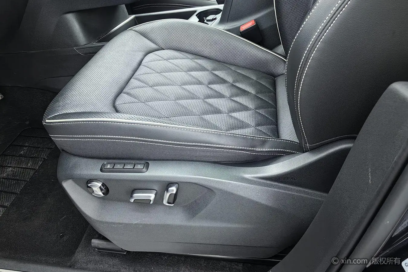 Volkswagen 2021 380TSI 4WD