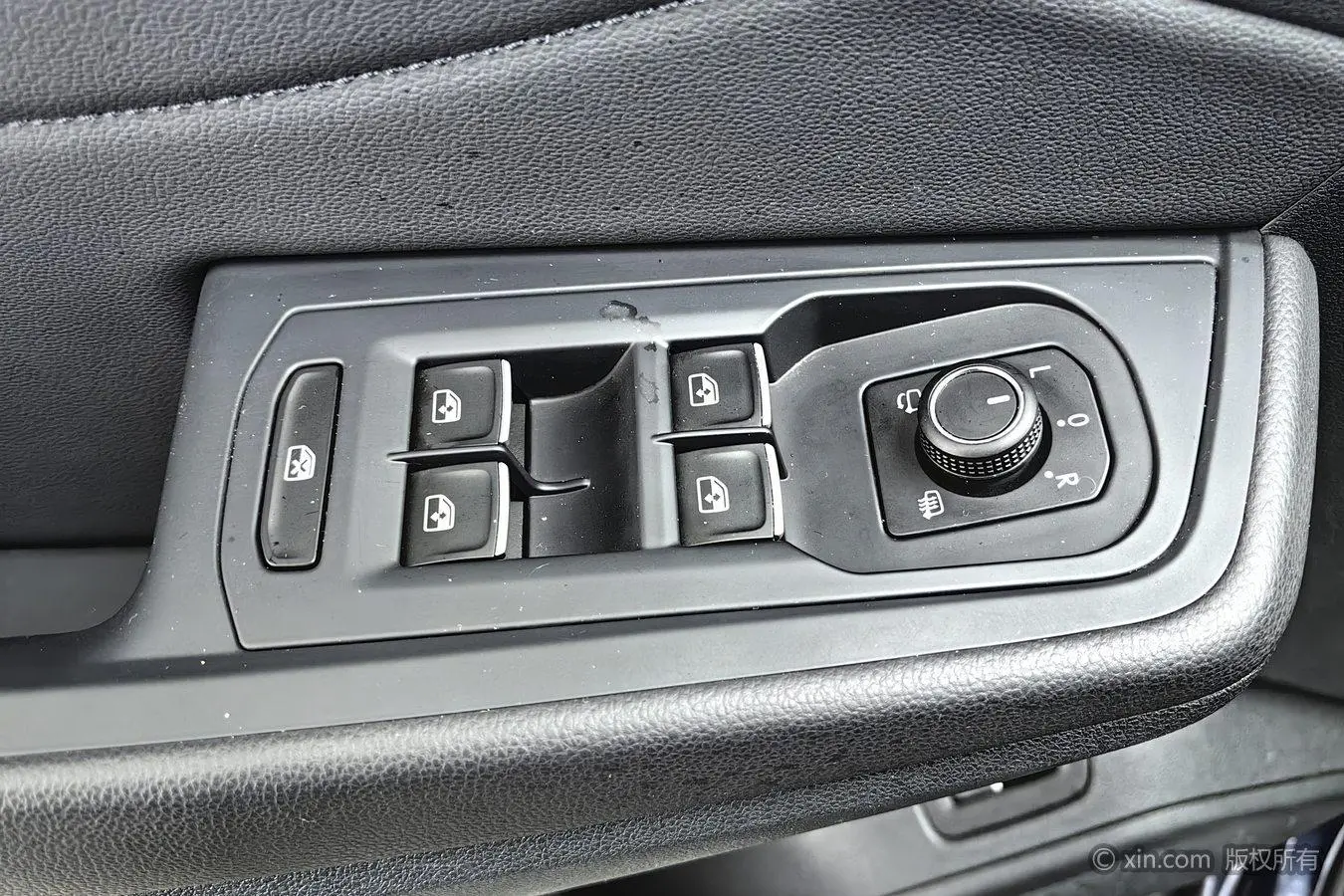 Volkswagen 2021 380TSI 4WD