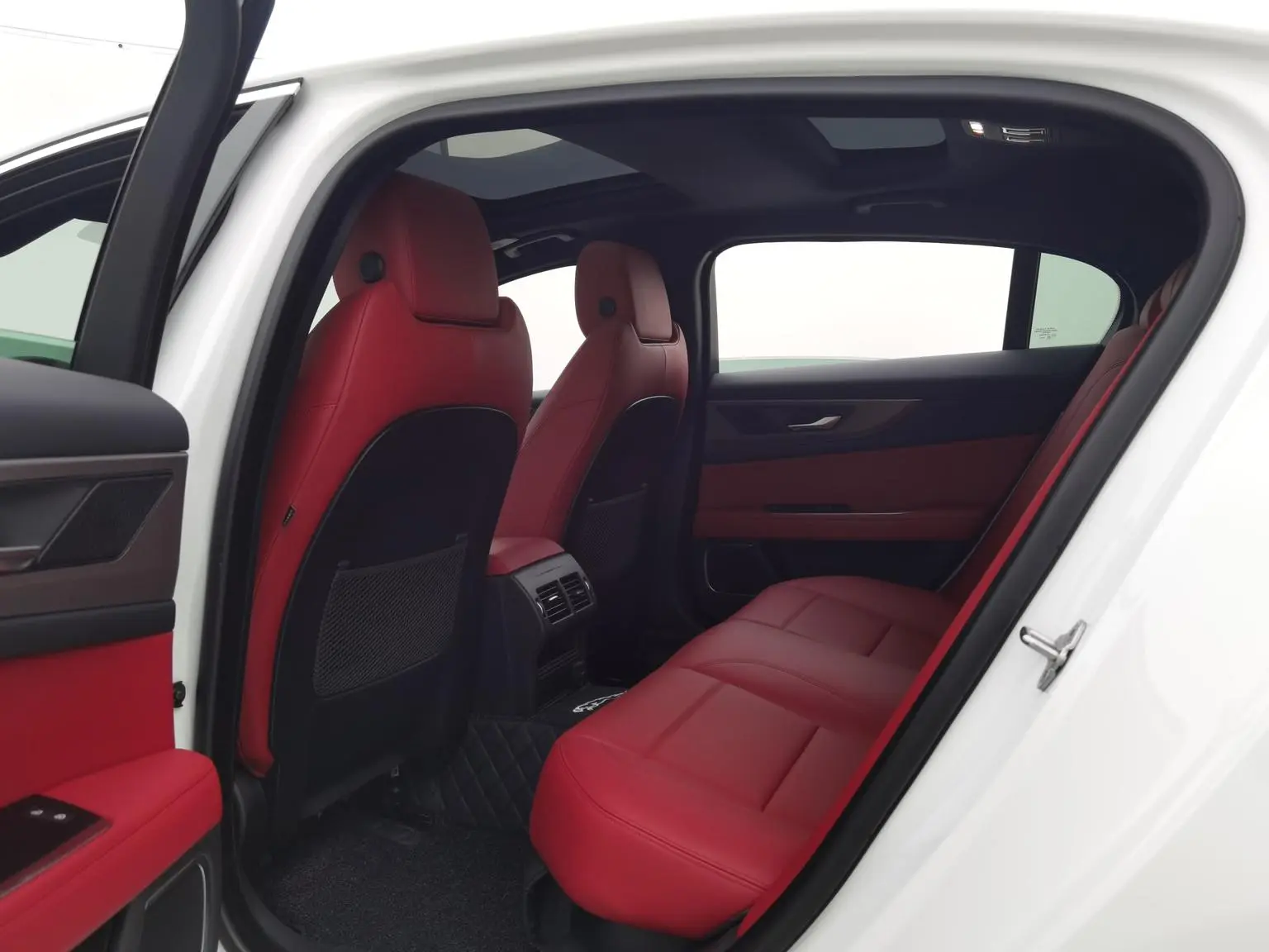 Jaguar XEL 2023 2.0T 250PS R-DYNAMIC S Progressive Sport