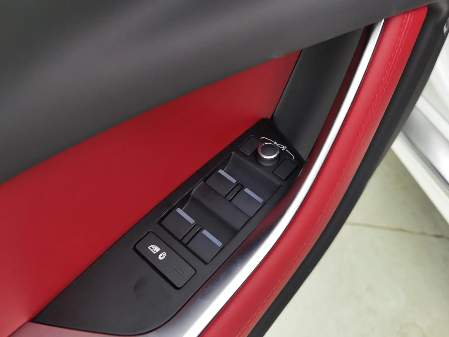 Jaguar XEL 2023 2.0T 250PS R-DYNAMIC S Progressive Sport