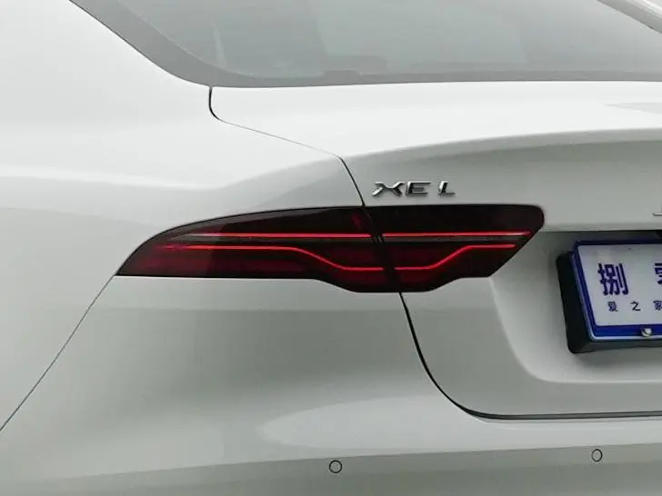 Jaguar XEL 2023 2.0T 250PS R-DYNAMIC S Progressive Sport