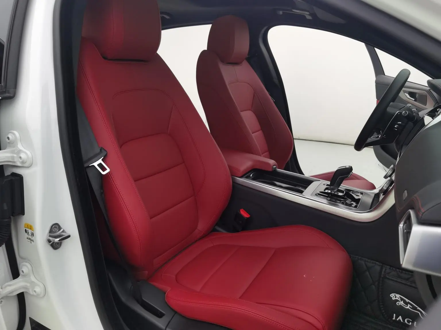 Jaguar XEL 2023 2.0T 250PS R-DYNAMIC S Progressive Sport