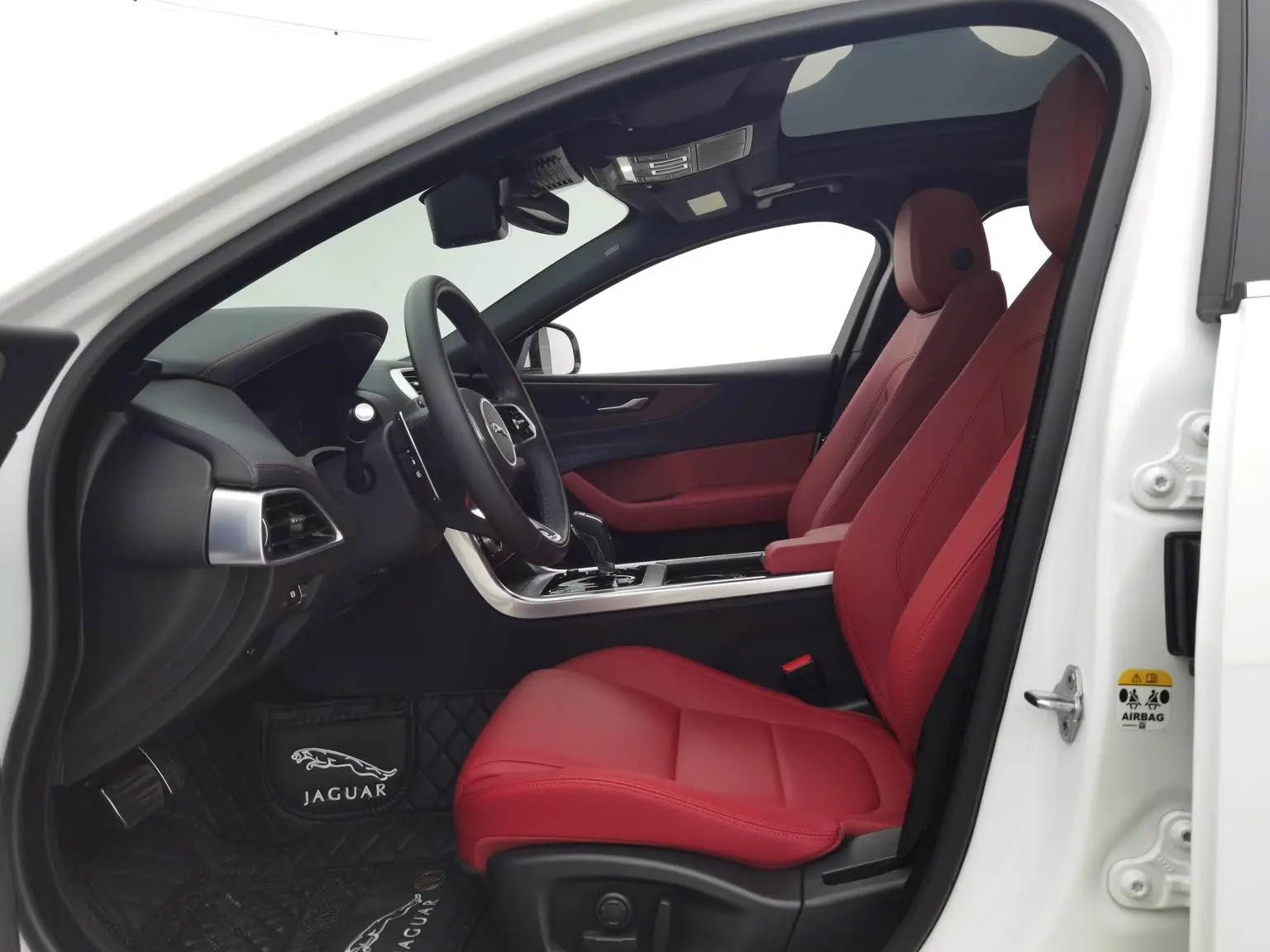 Jaguar XEL 2023 2.0T 250PS R-DYNAMIC S Progressive Sport