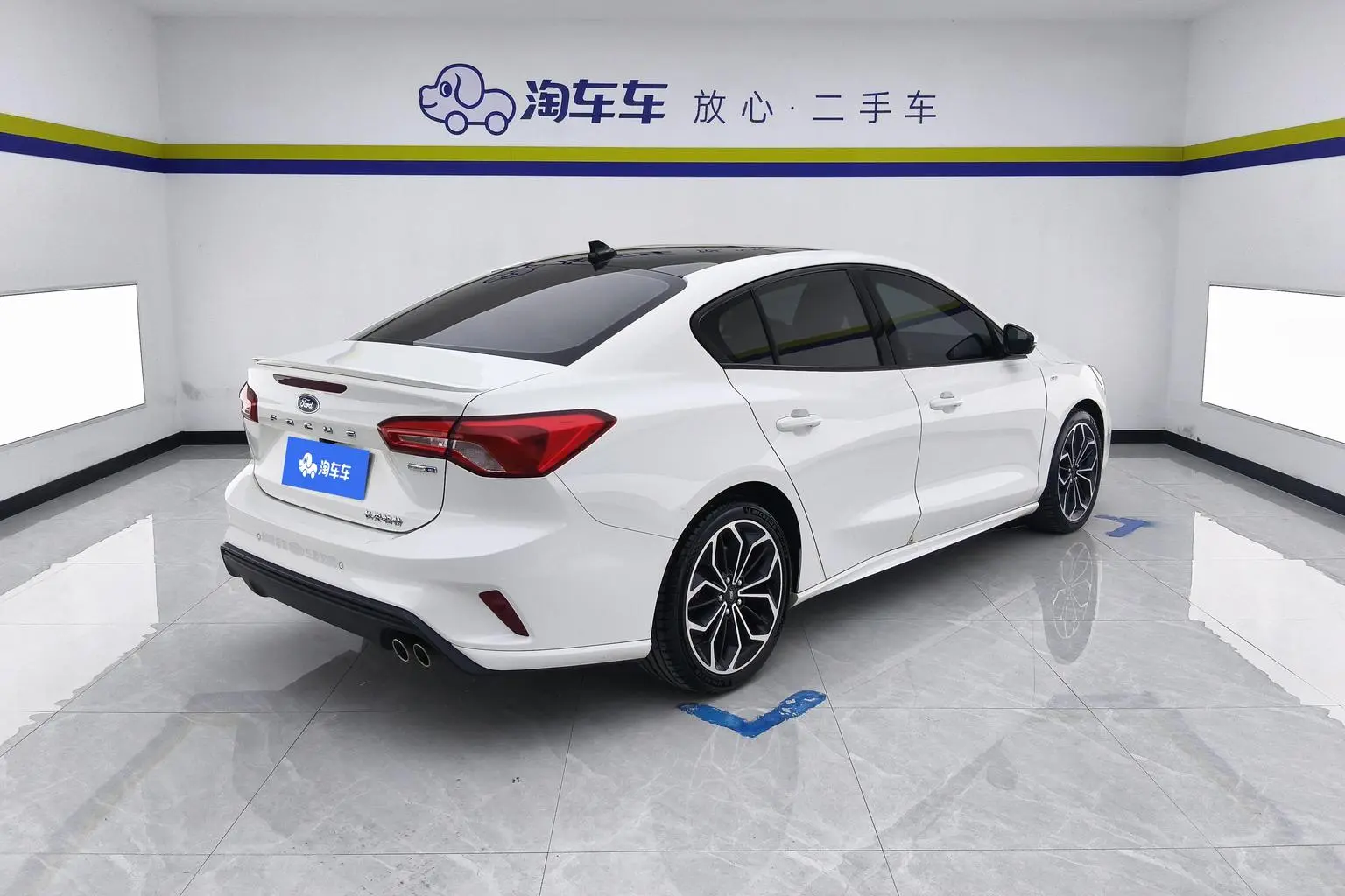 Ford Focus 2021 Sedan EcoBoost 180 Auto ST Line