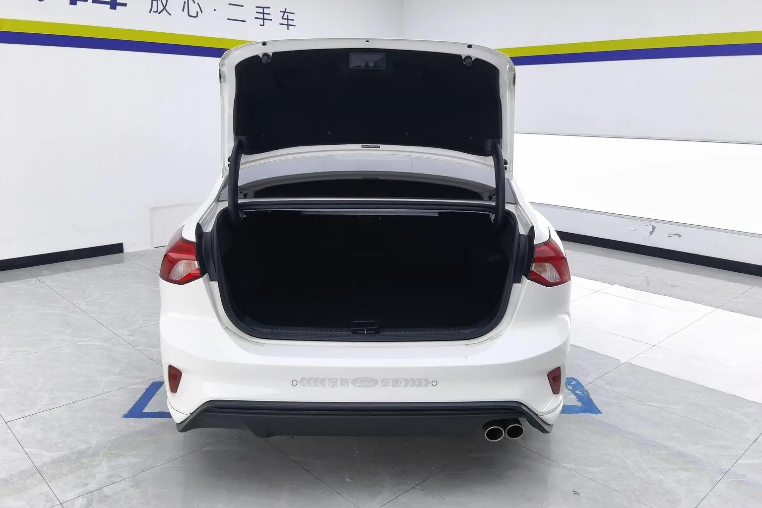 Ford Focus 2021 Sedan EcoBoost 180 Auto ST Line