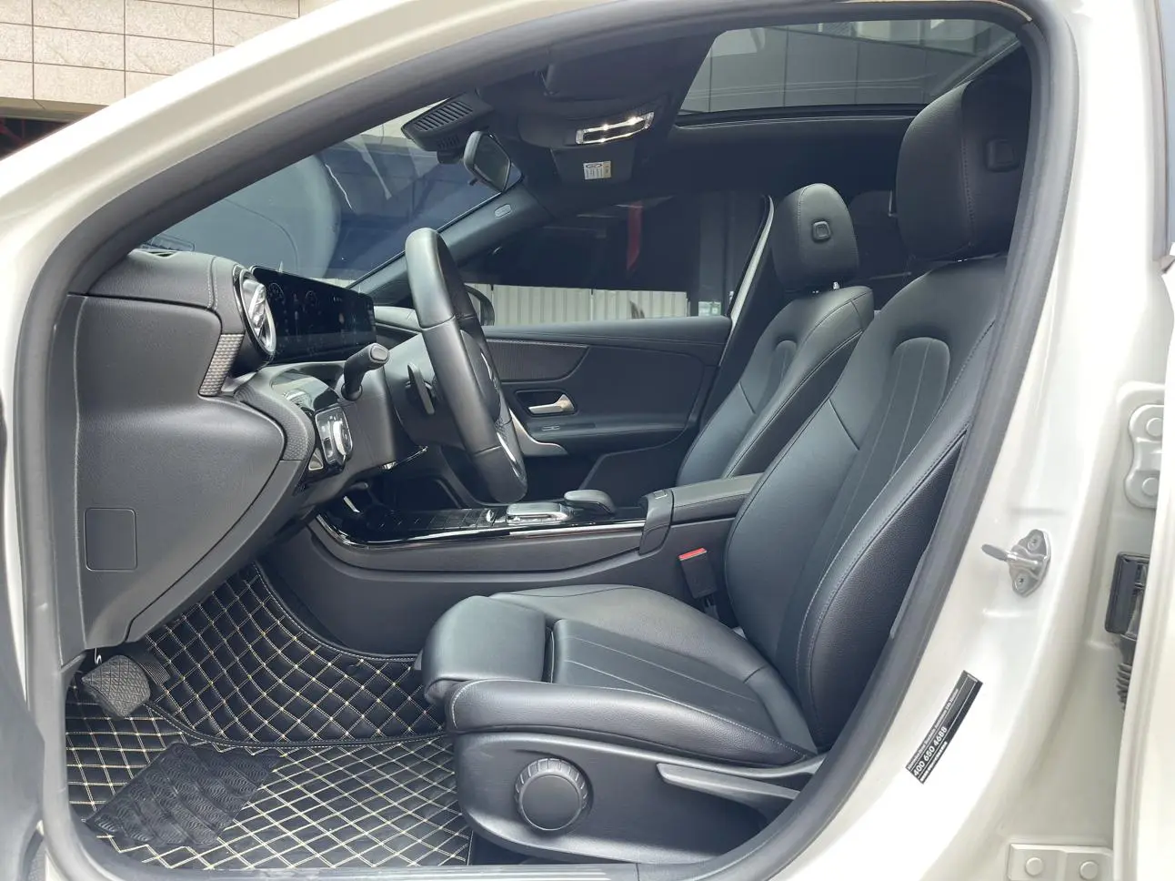 Mercedes-Benz A Class 2022 A 200 L Sport Sedan Dynamic