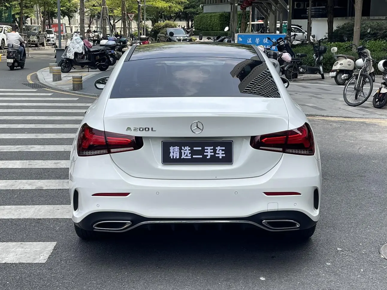 Mercedes-Benz A Class 2022 A 200 L Sport Sedan Dynamic