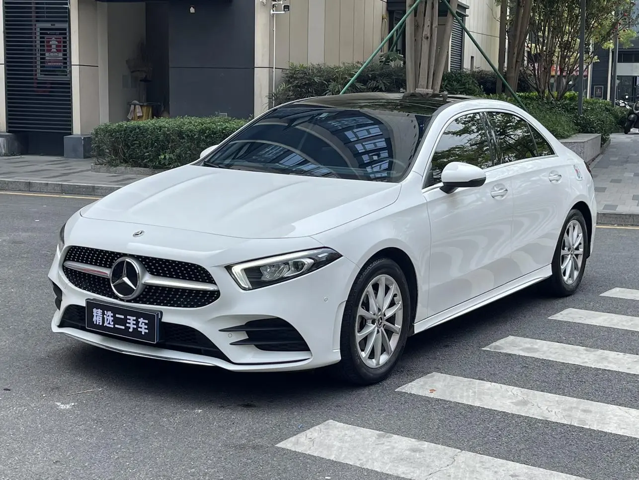 Mercedes-Benz A Class 2022 A 200 L Sport Sedan Dynamic