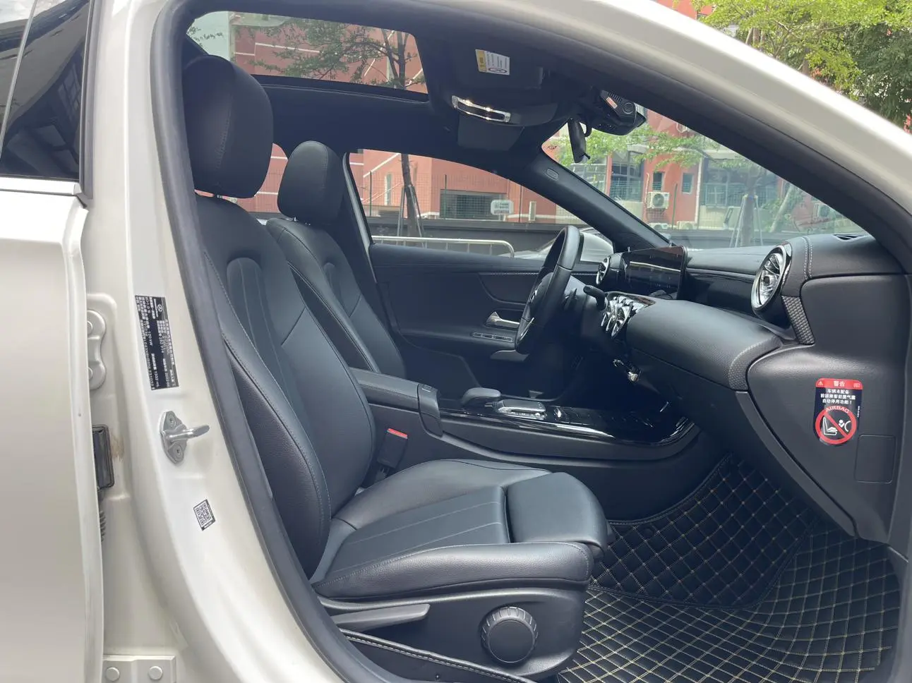 Mercedes-Benz A Class 2022 A 200 L Sport Sedan Dynamic