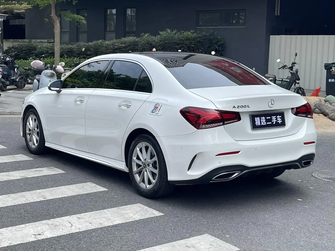 Mercedes-Benz A Class 2022 A 200 L Sport Sedan Dynamic
