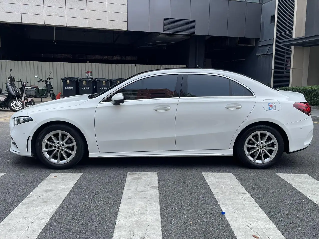 Mercedes-Benz A Class 2022 A 200 L Sport Sedan Dynamic
