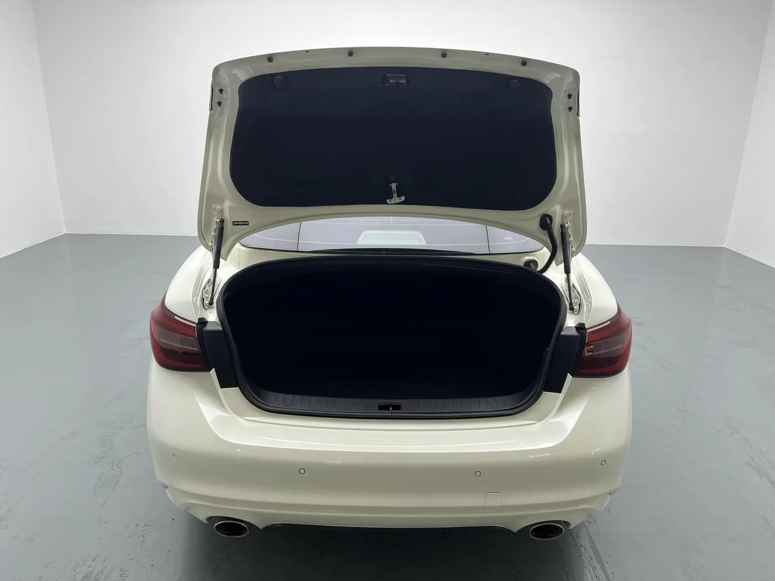 Infiniti Q50L 2018 2.0T Comfort China VI