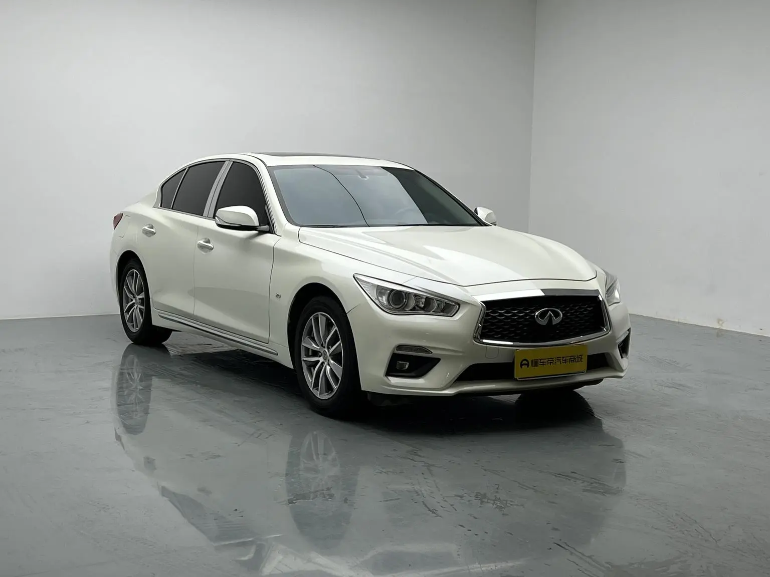 Infiniti Q50L 2018 2.0T Comfort China VI