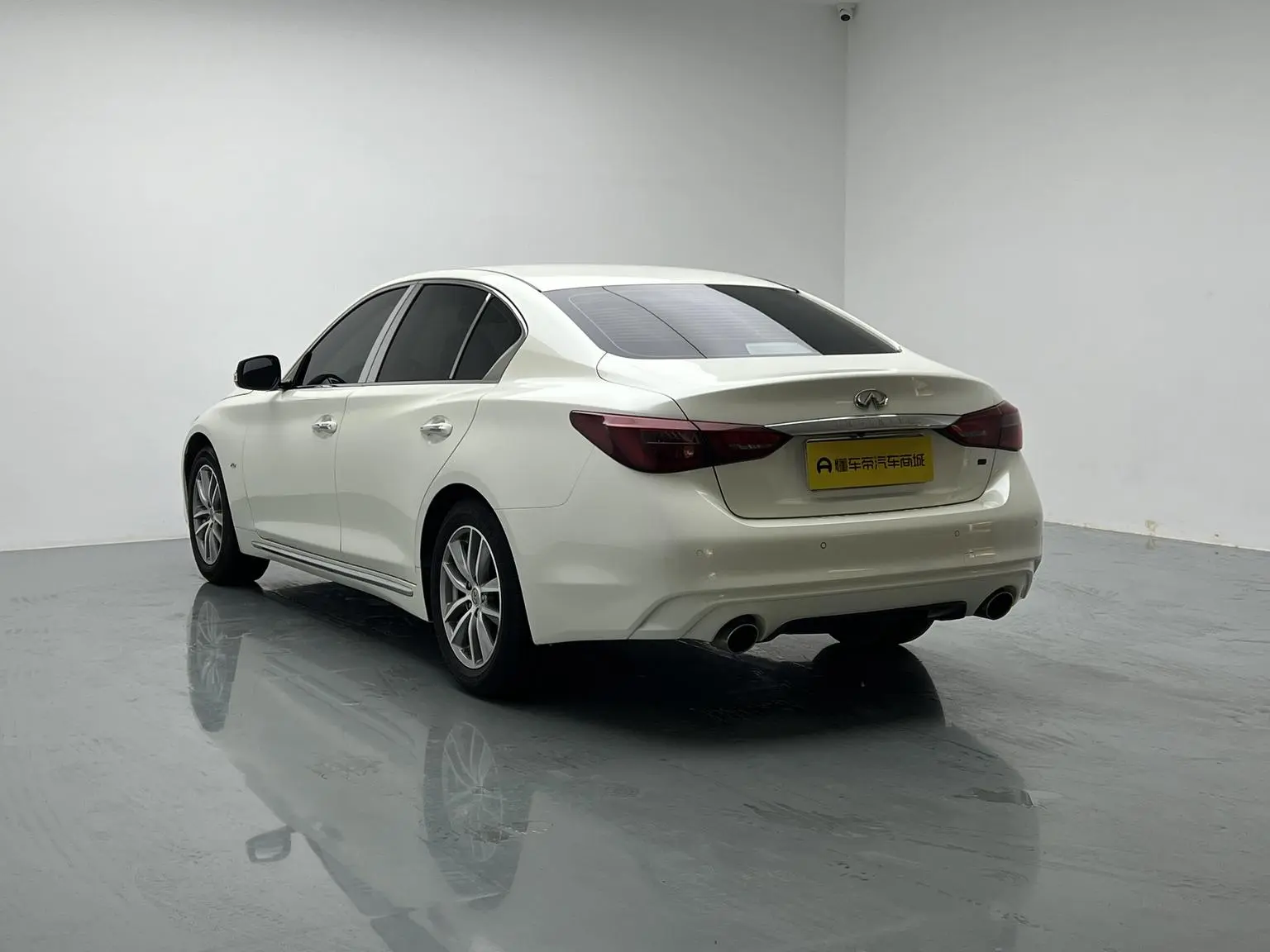 Infiniti Q50L 2018 2.0T Comfort China VI
