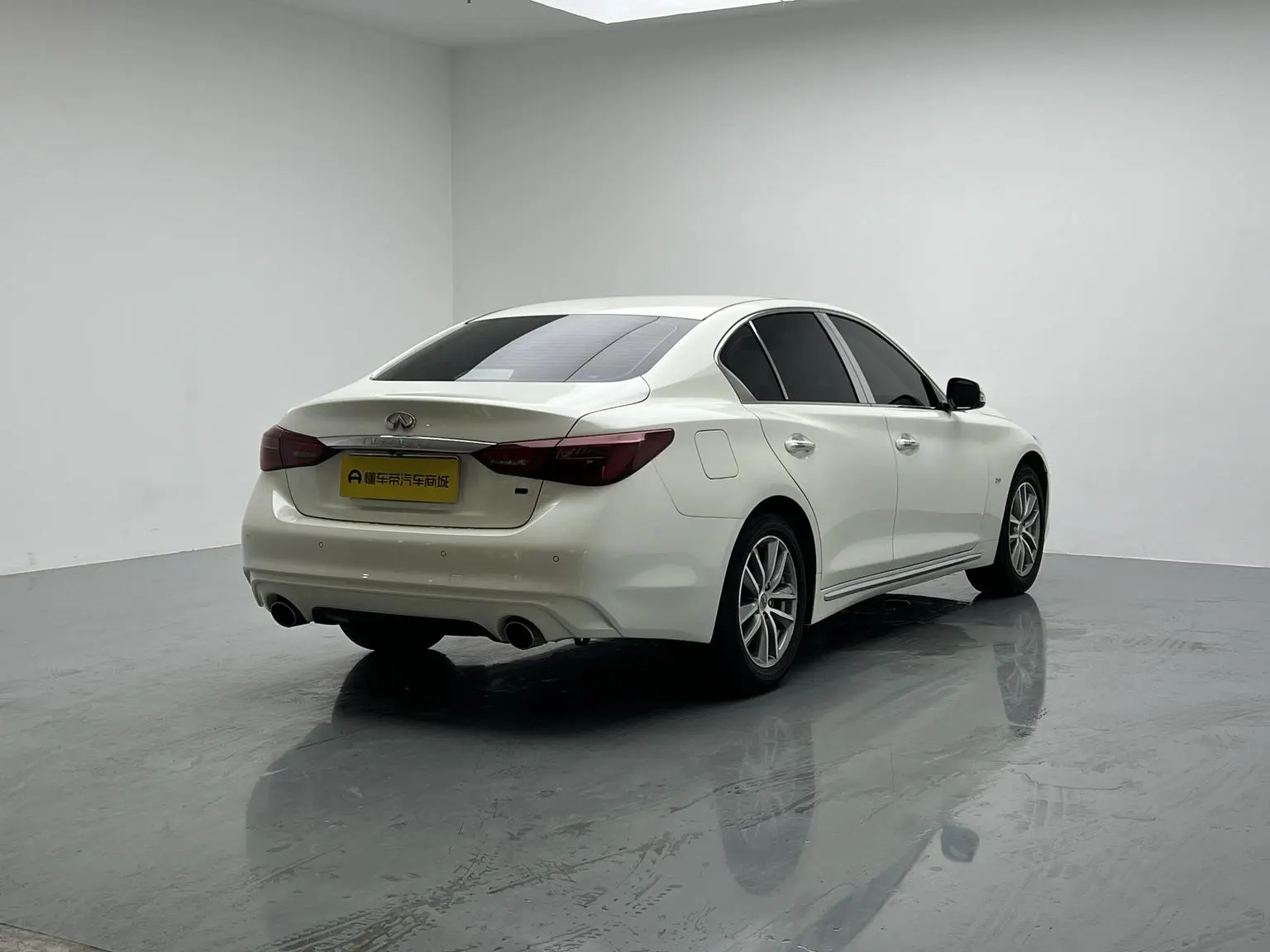 Infiniti Q50L 2018 2.0T Comfort China VI