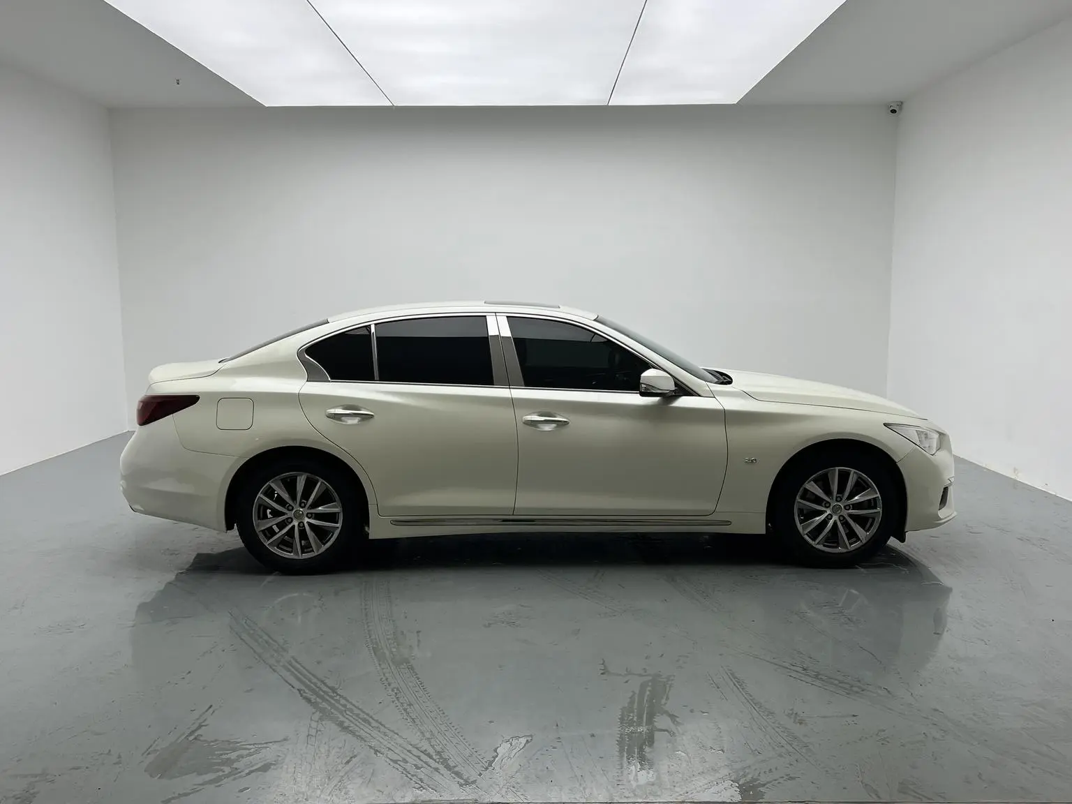 Infiniti Q50L 2018 2.0T Comfort China VI