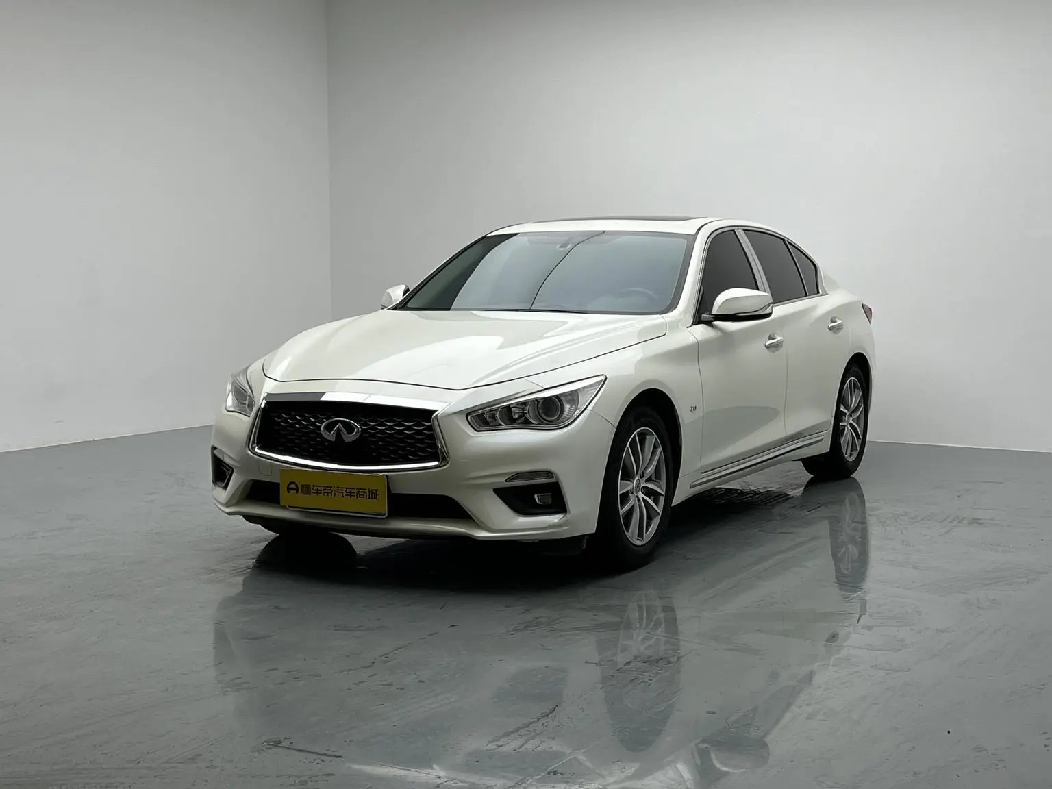 Infiniti Q50L 2018 2.0T Comfort China VI