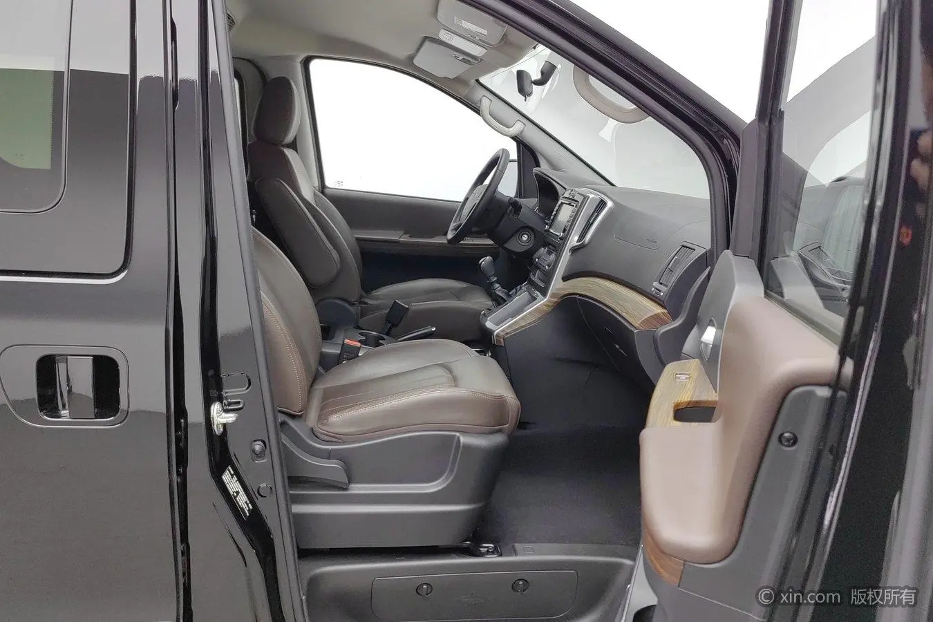 Dongfeng Forthing Smart PLUS 2021 Wagon 2.0L Manual Luxury 7 seat